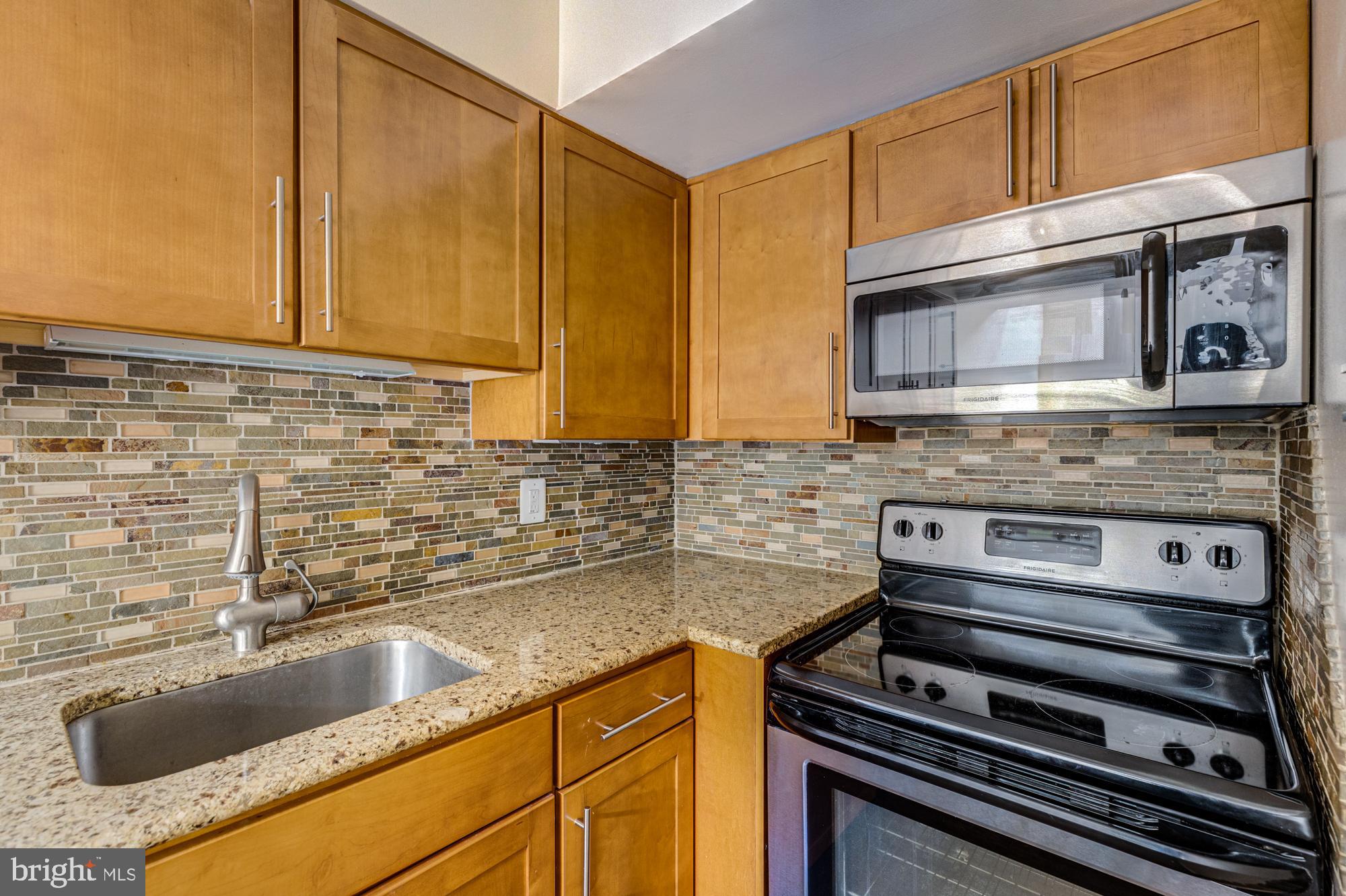 TORPEDO FACTORY - Residential Lease