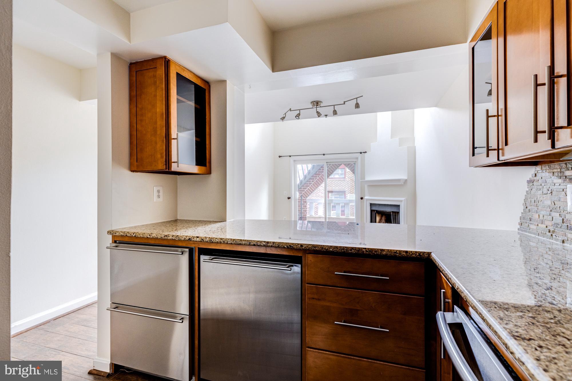 TORPEDO FACTORY - Residential Lease