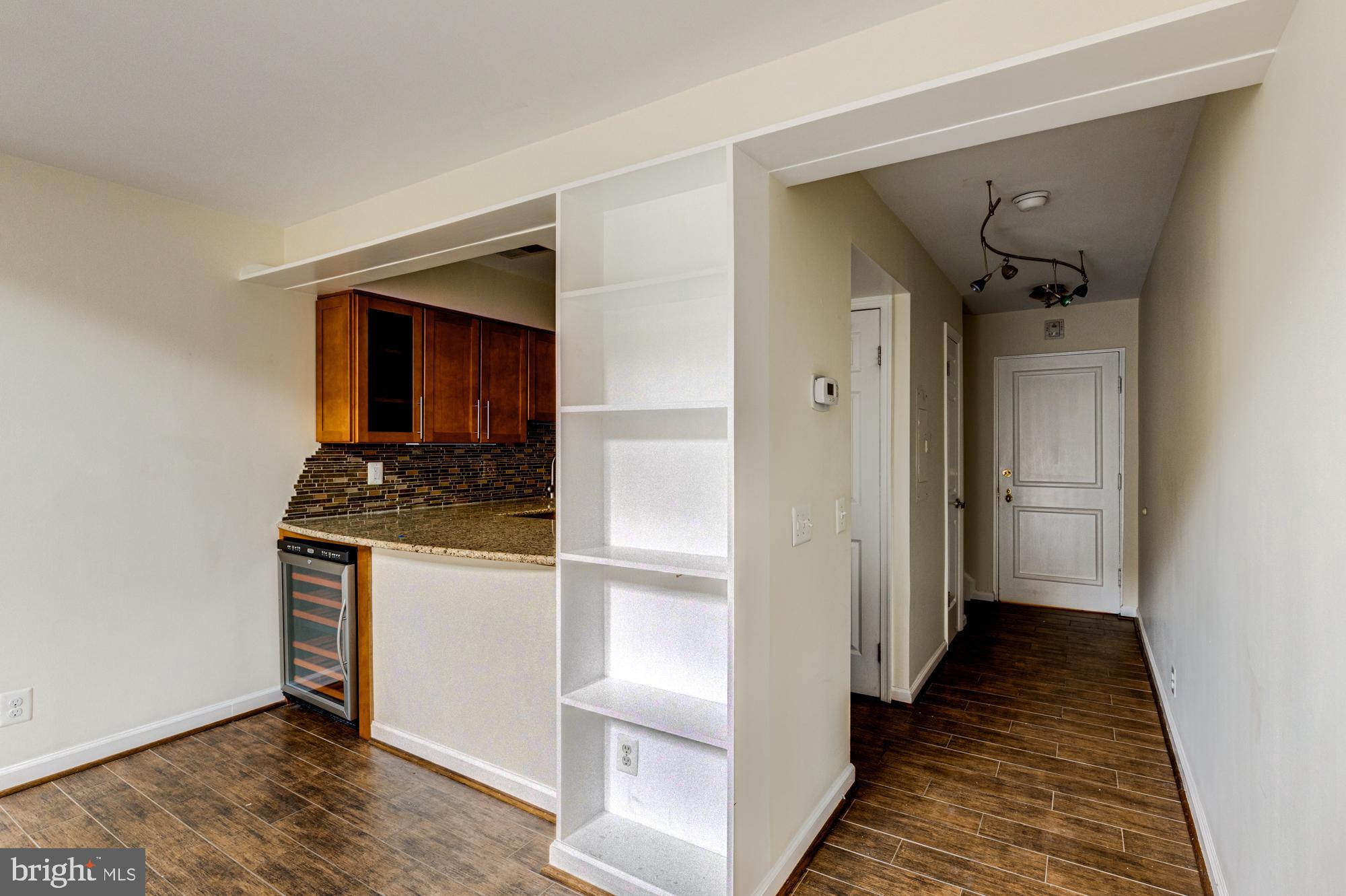 TORPEDO FACTORY - Residential Lease