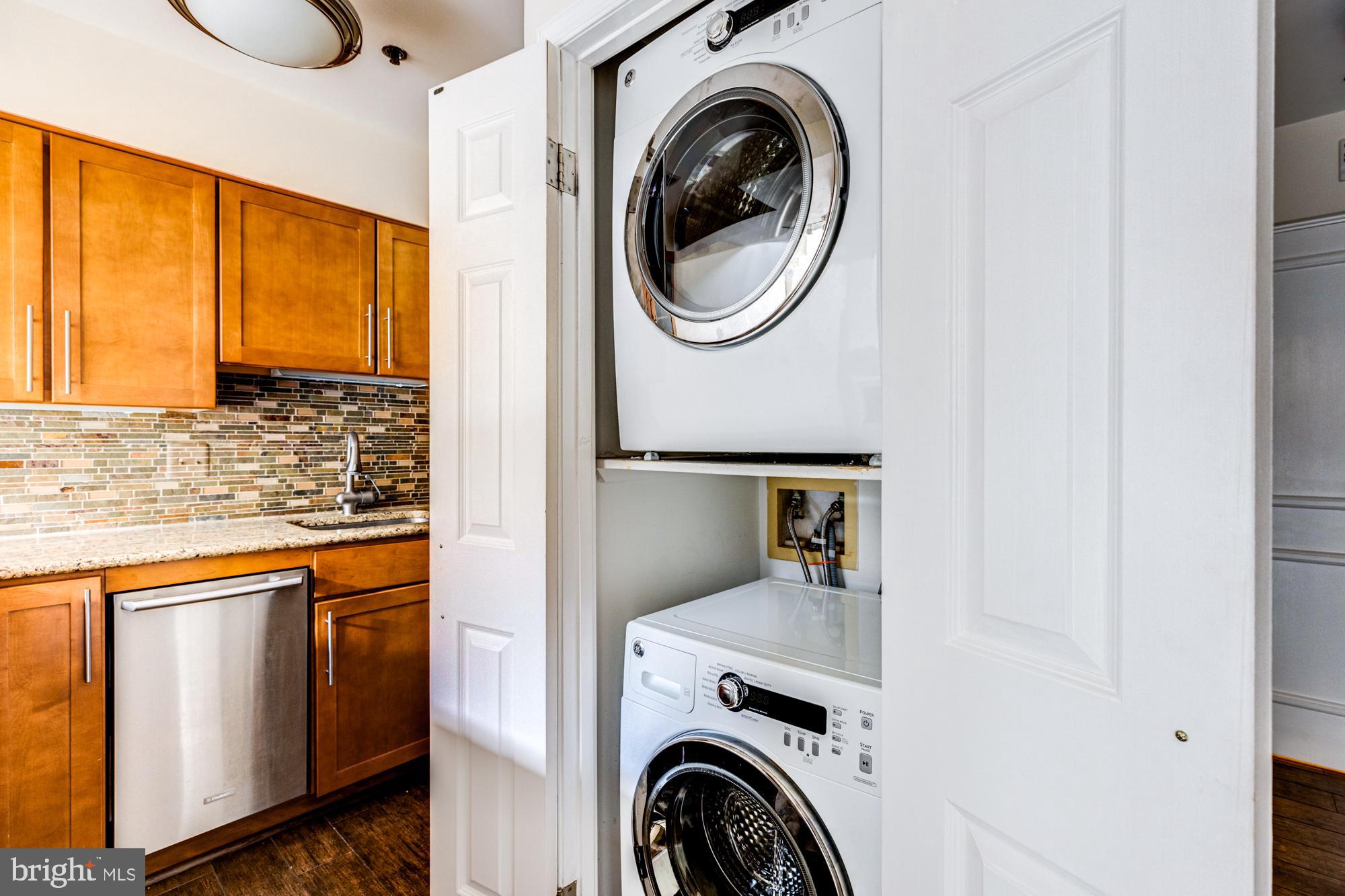 TORPEDO FACTORY - Residential Lease