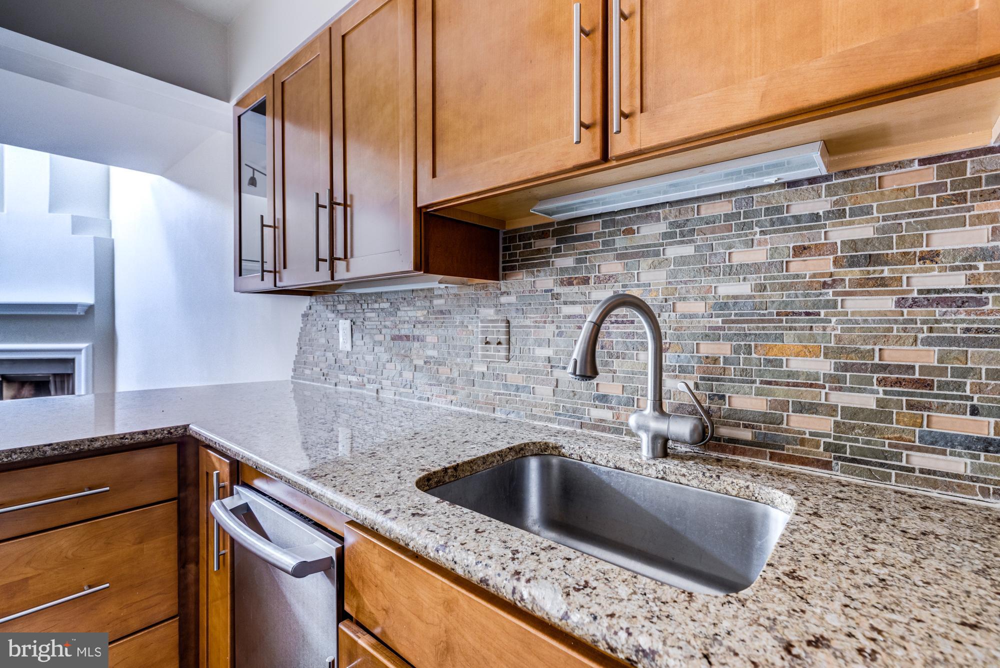 TORPEDO FACTORY - Residential Lease