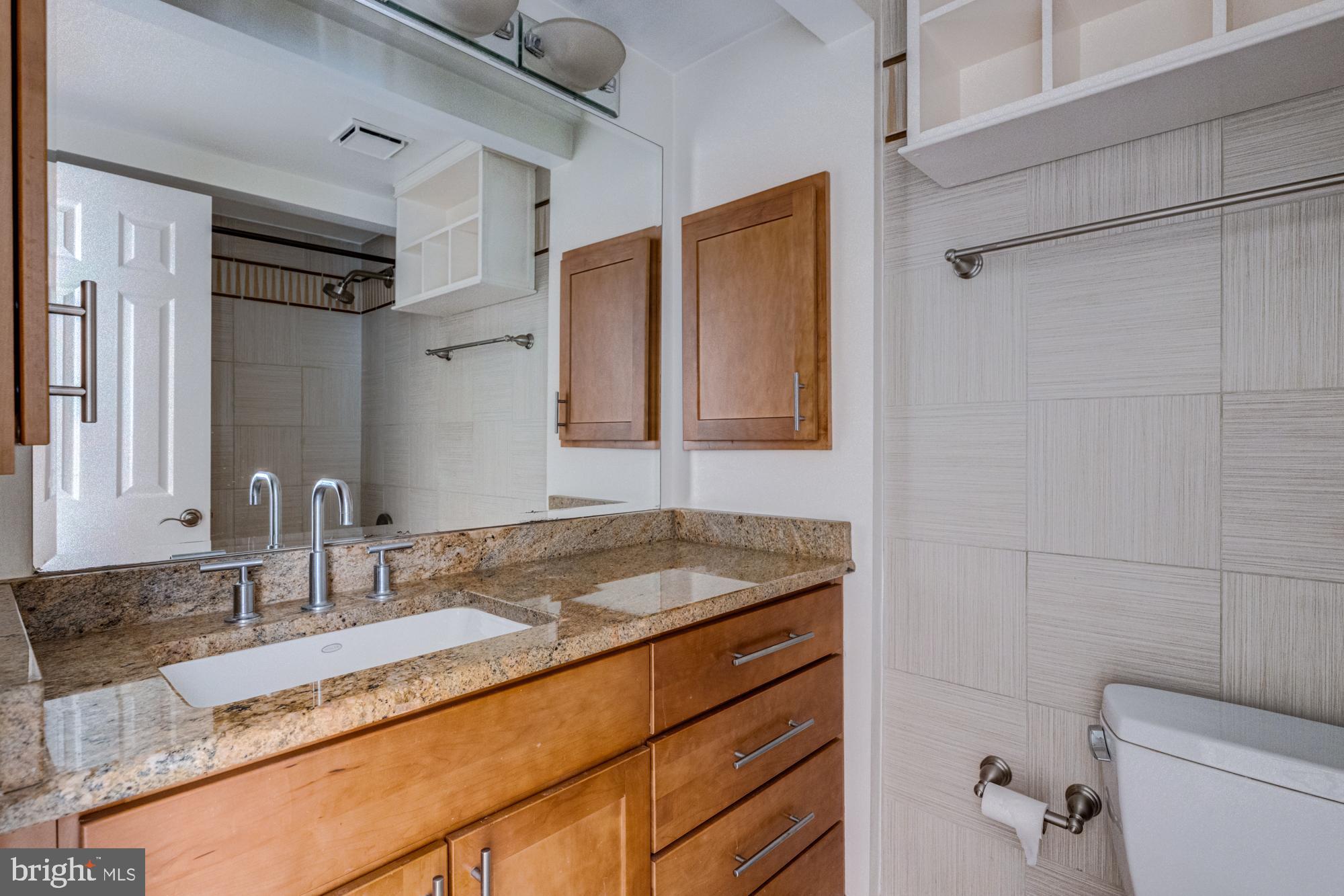 TORPEDO FACTORY - Residential Lease