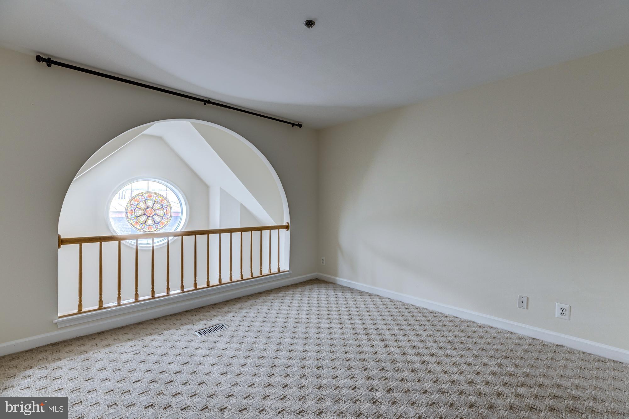 TORPEDO FACTORY - Residential Lease