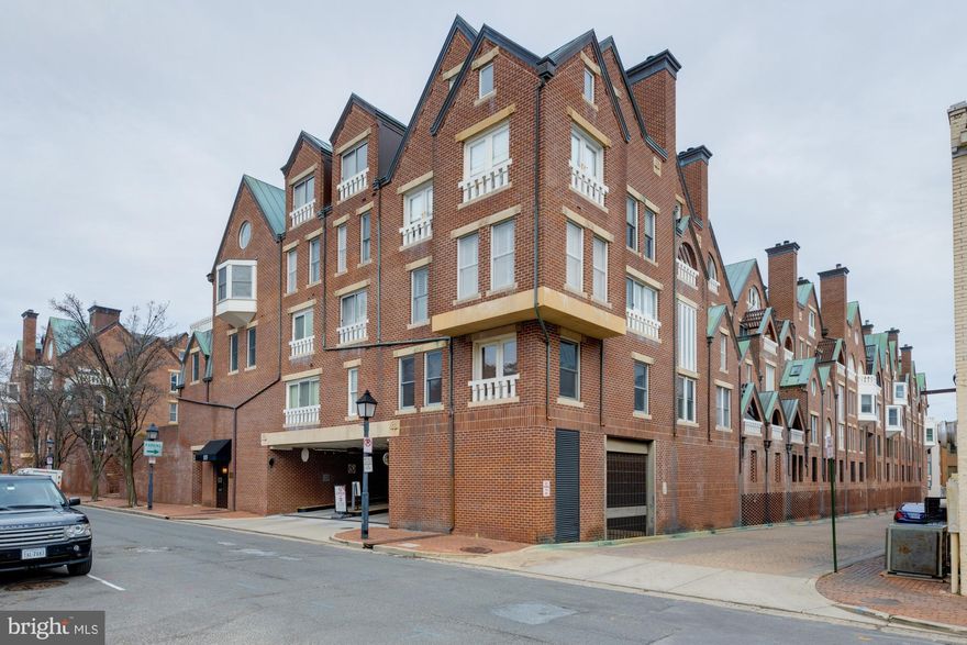 Fabulous Old Town condo in outstanding location. Enter this remodeled TWO STORY CONDO with soaring ceilings and tons of natural light. Enjoy spacious living room and sliding glass doors to balcony. HARDWOOD on main level w/ carpet upstairs. Remodeled kitchen is perfect for entertaining with a fridge and freezer drawers, gas range, granite counters, custom tile, WINE FRIDGE and breakfast bar. Upper level with remodeled bathroom, large master suite with replaced sculptured carpet. Parking is available for rent in the nearby garage. This condo is gorgeous.