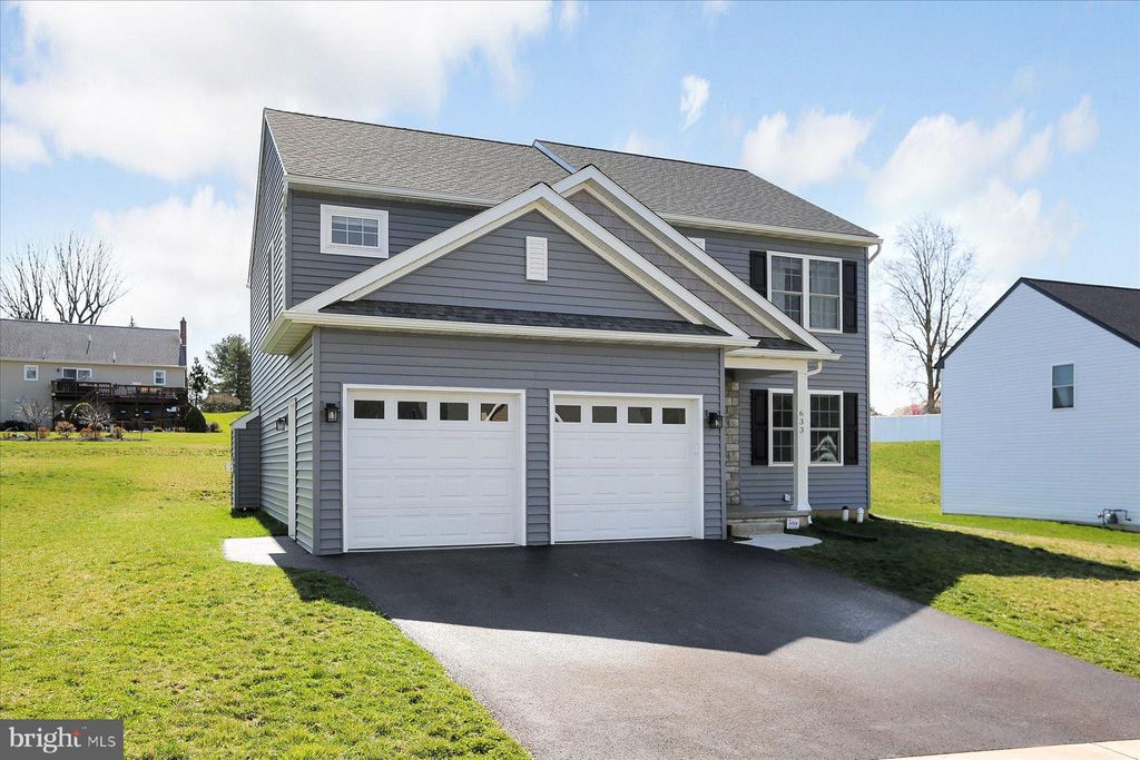 Photo of 633 N Pier Drive, Lancaster, PA 17603 (MLS # PALA2048688)