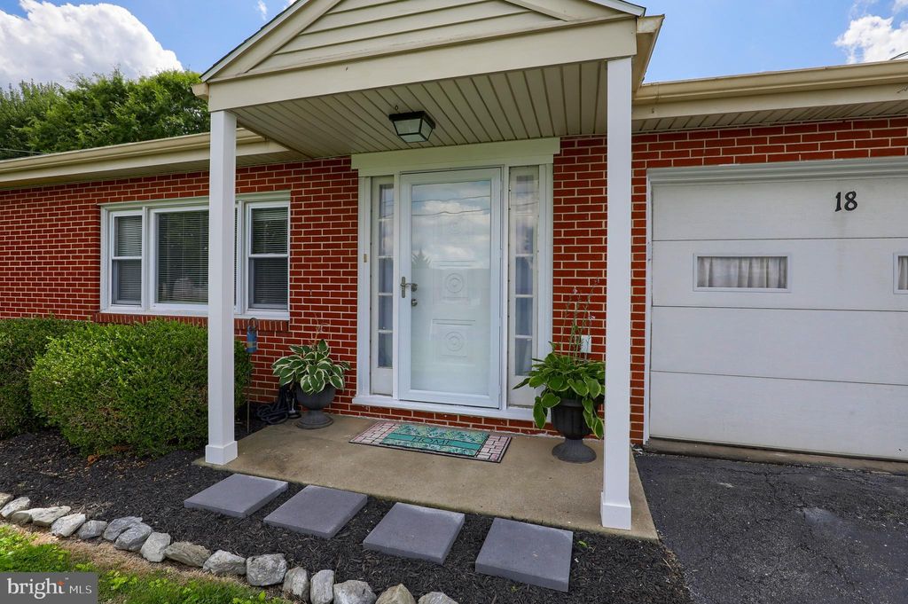 Photo of 18 W PENN GRANT RD, WILLOW STREET, PA 17584 (MLS # PALA2039356)