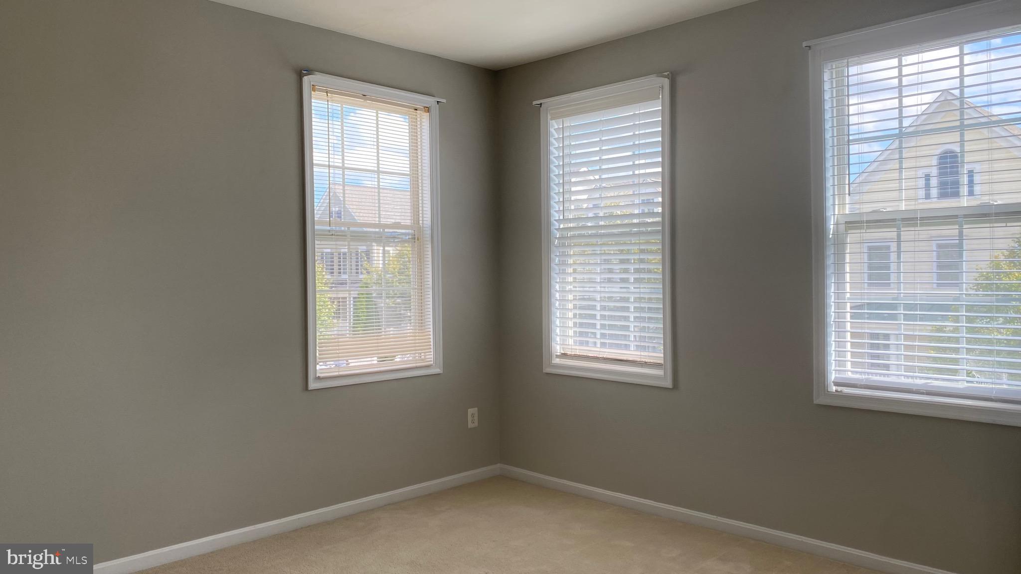 VILLAGES OF URBANA - Residential Lease