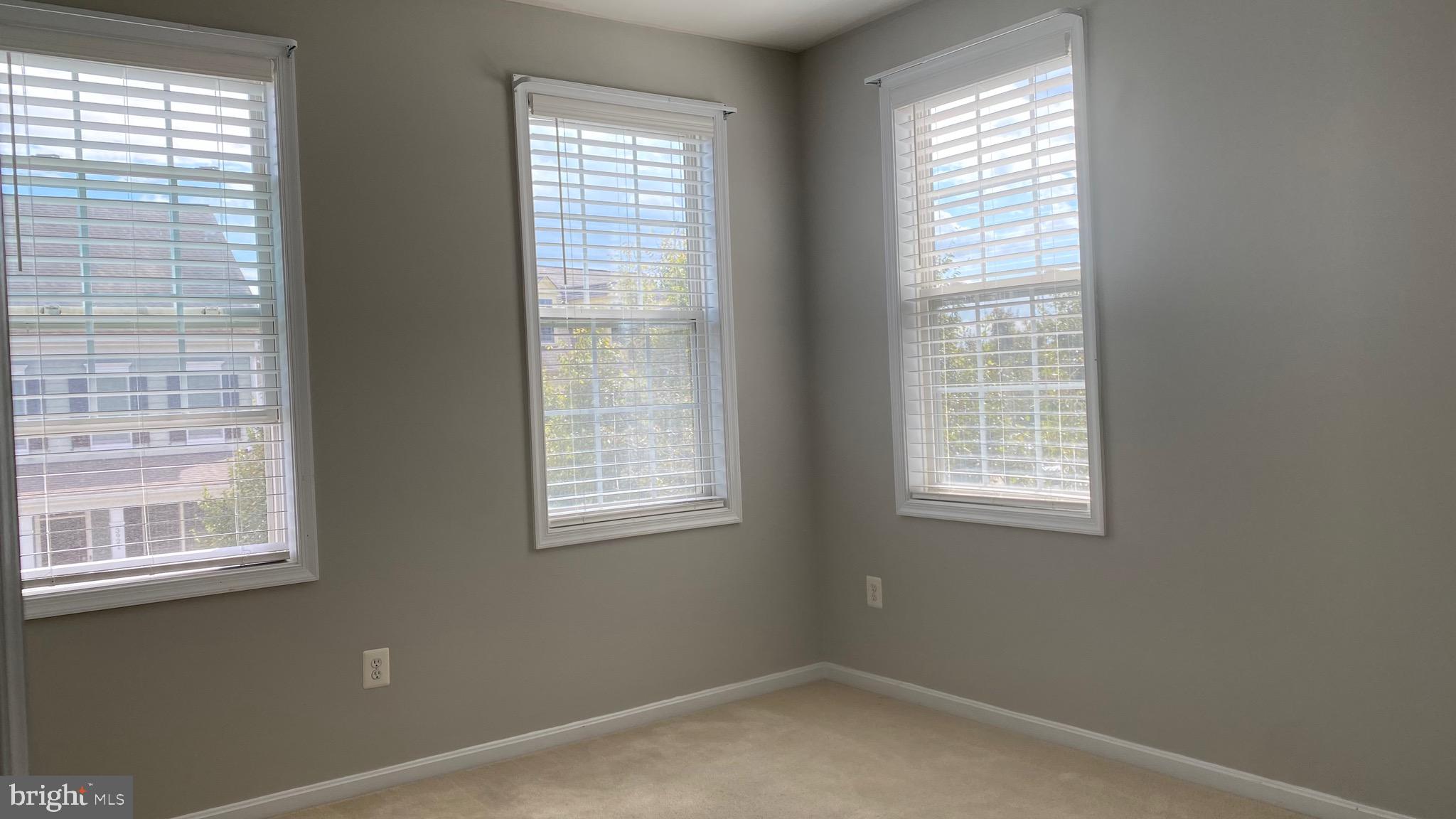 VILLAGES OF URBANA - Residential Lease