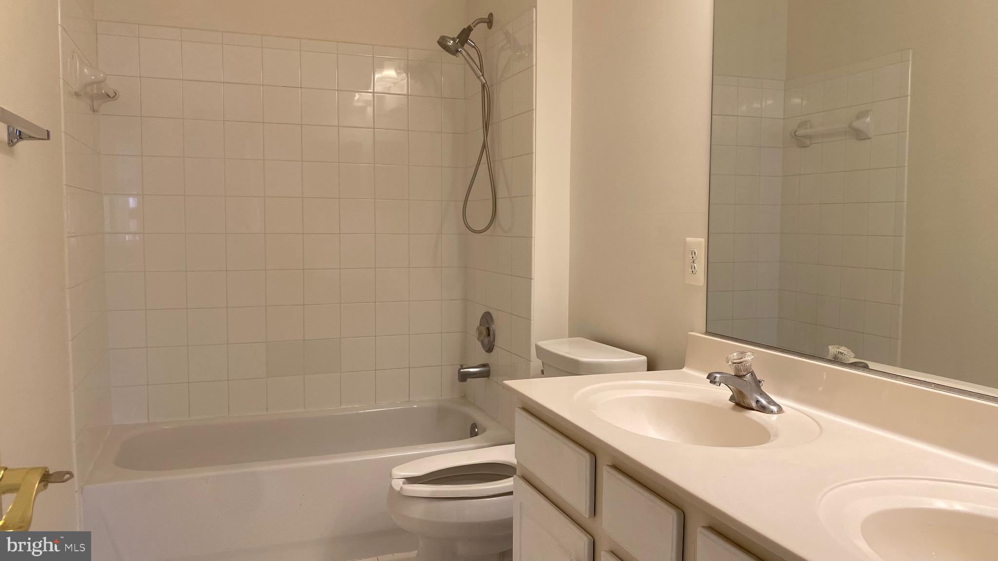 VILLAGES OF URBANA - Residential Lease