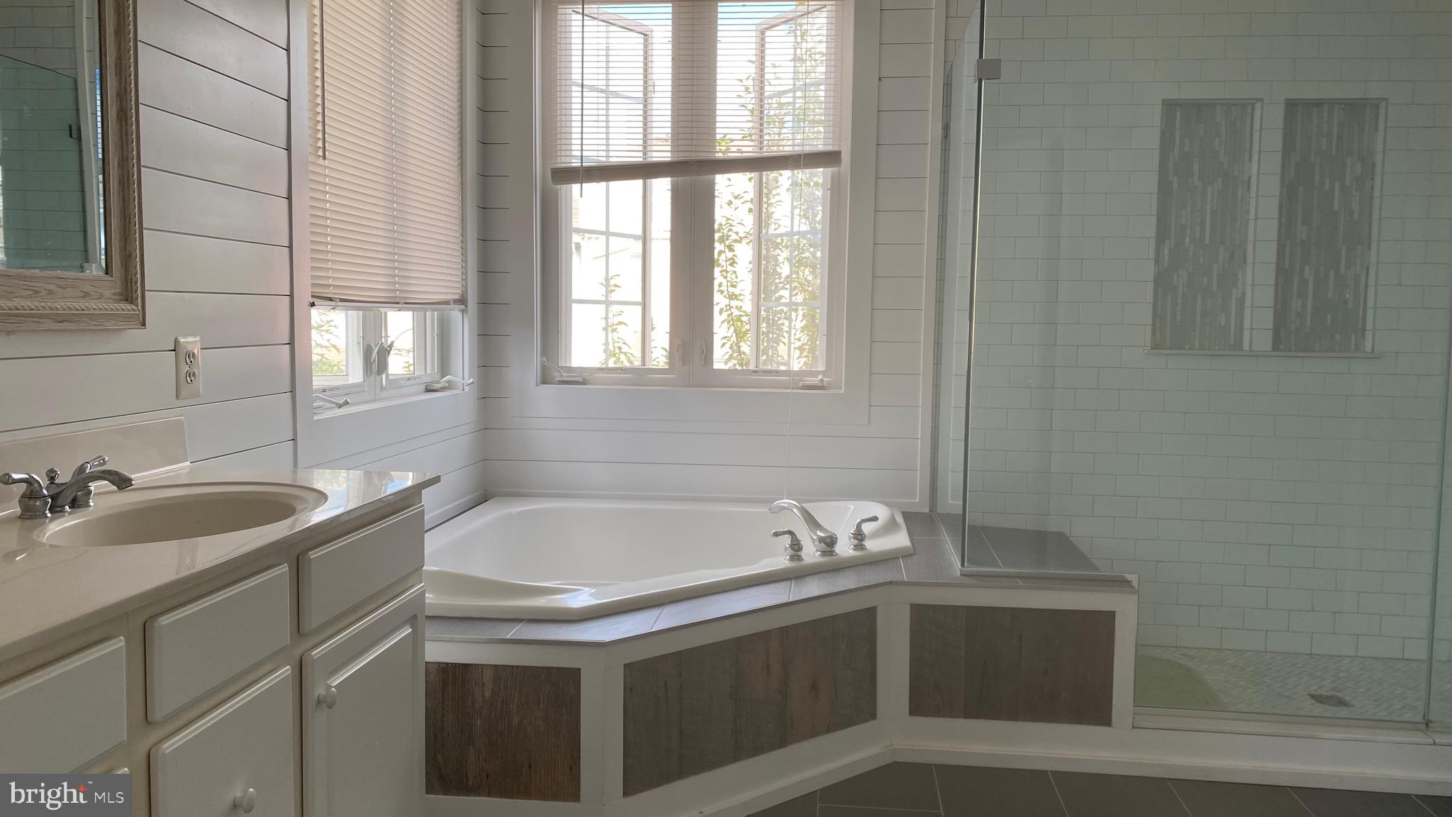 VILLAGES OF URBANA - Residential Lease