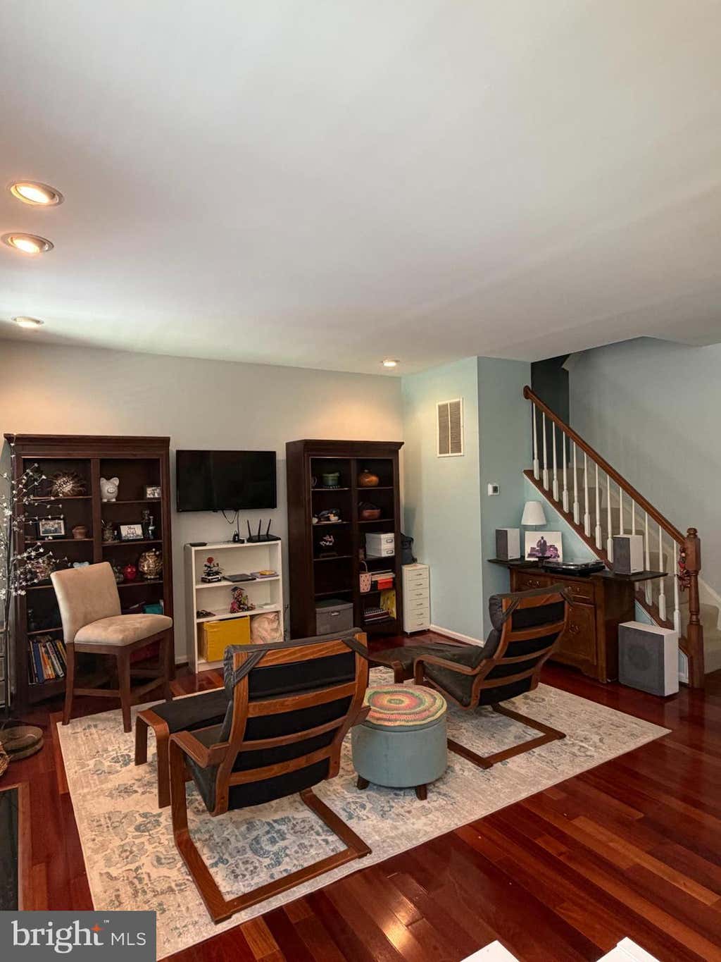 Photo of 5604 Wheelwright Way, HAYMARKET, VA 20169 (MLS # VAPW2126780)