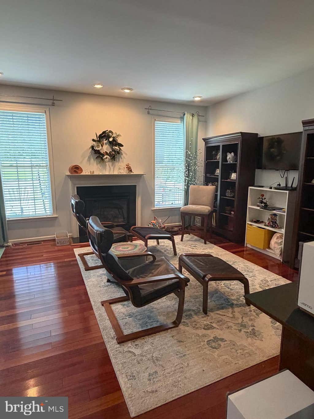 Photo of 5604 Wheelwright Way, HAYMARKET, VA 20169 (MLS # VAPW2126780)