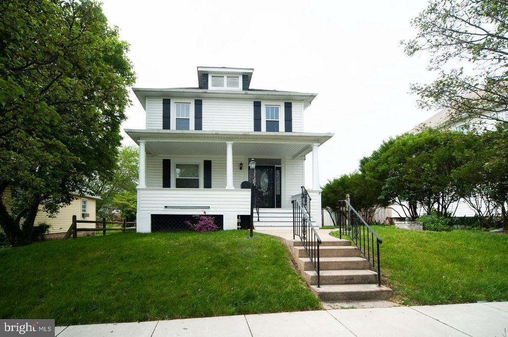 Photo of 9 1st Avenue, BALTIMORE, MD 21225 (MLS # MDAA2129976)