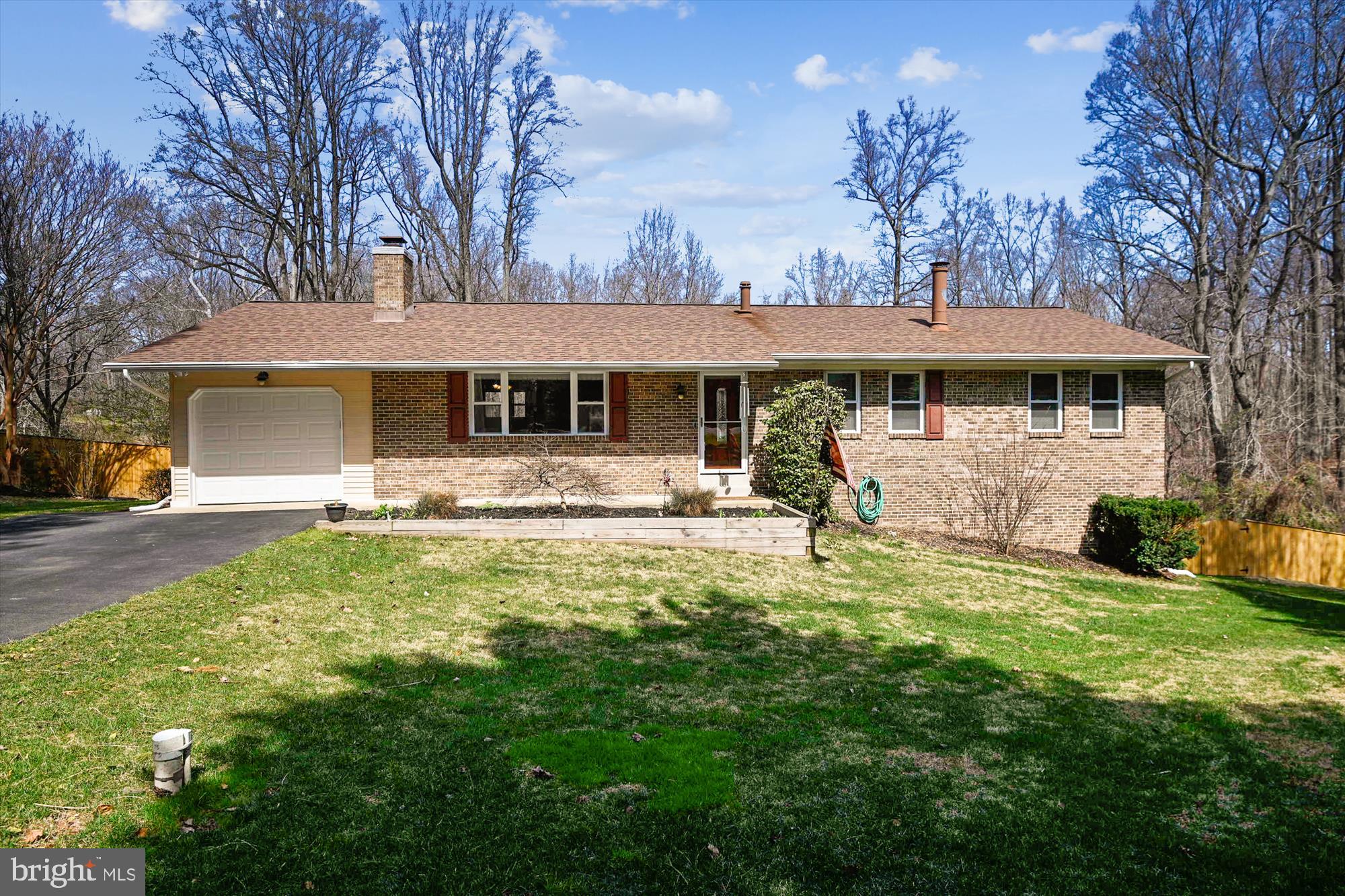 POPLAR WOODS - Residential