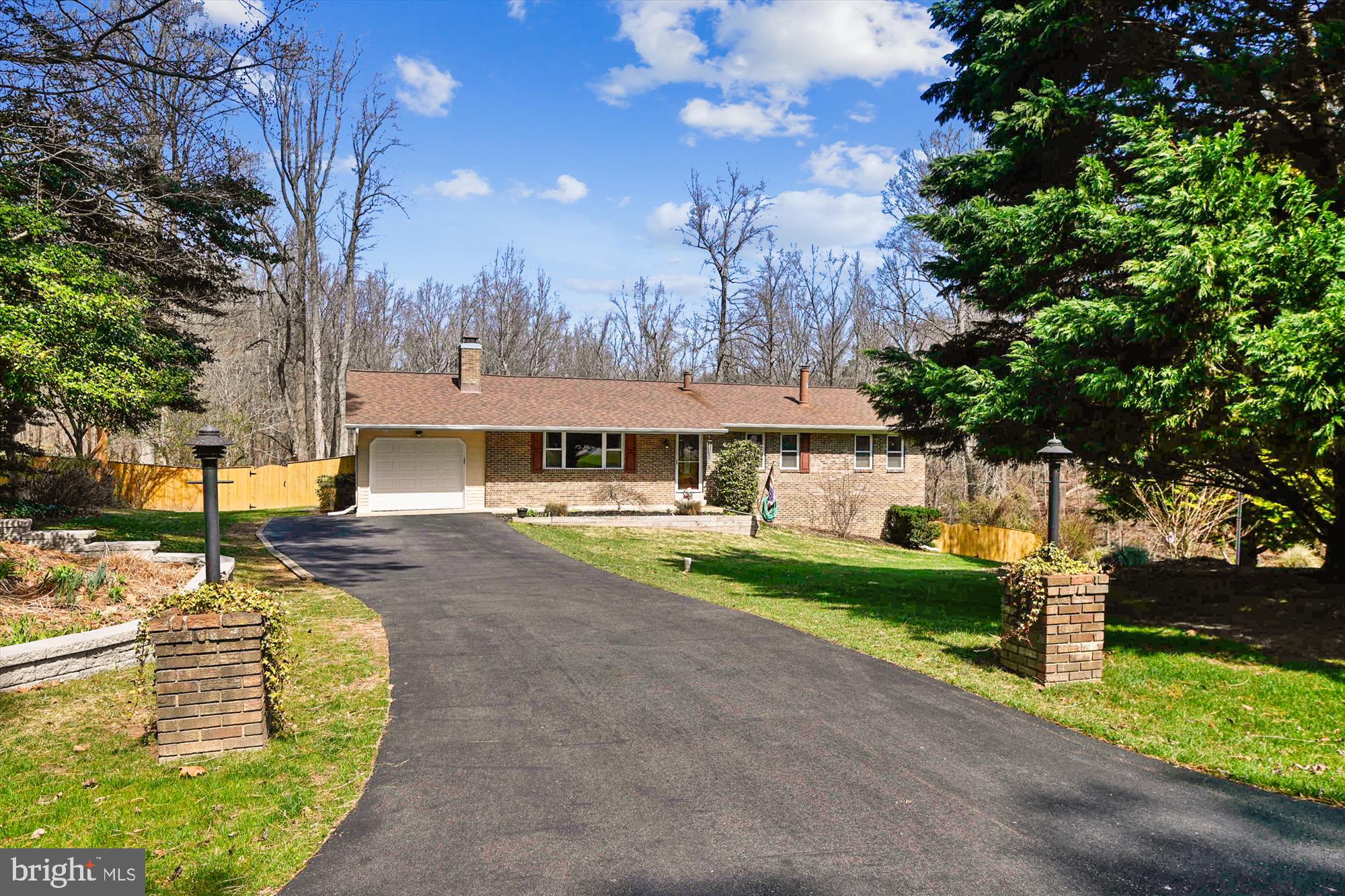 POPLAR WOODS - Residential