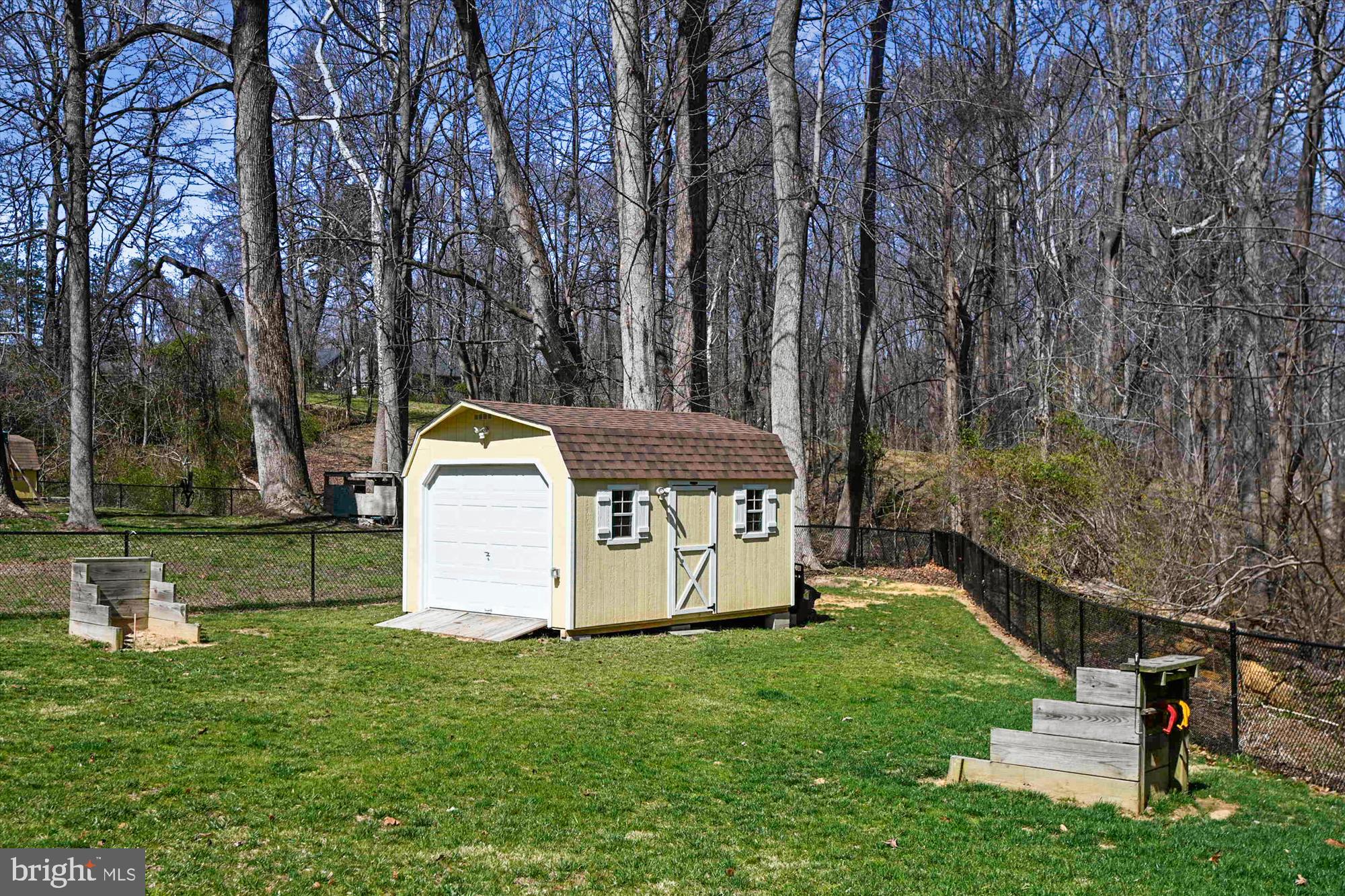 POPLAR WOODS - Residential