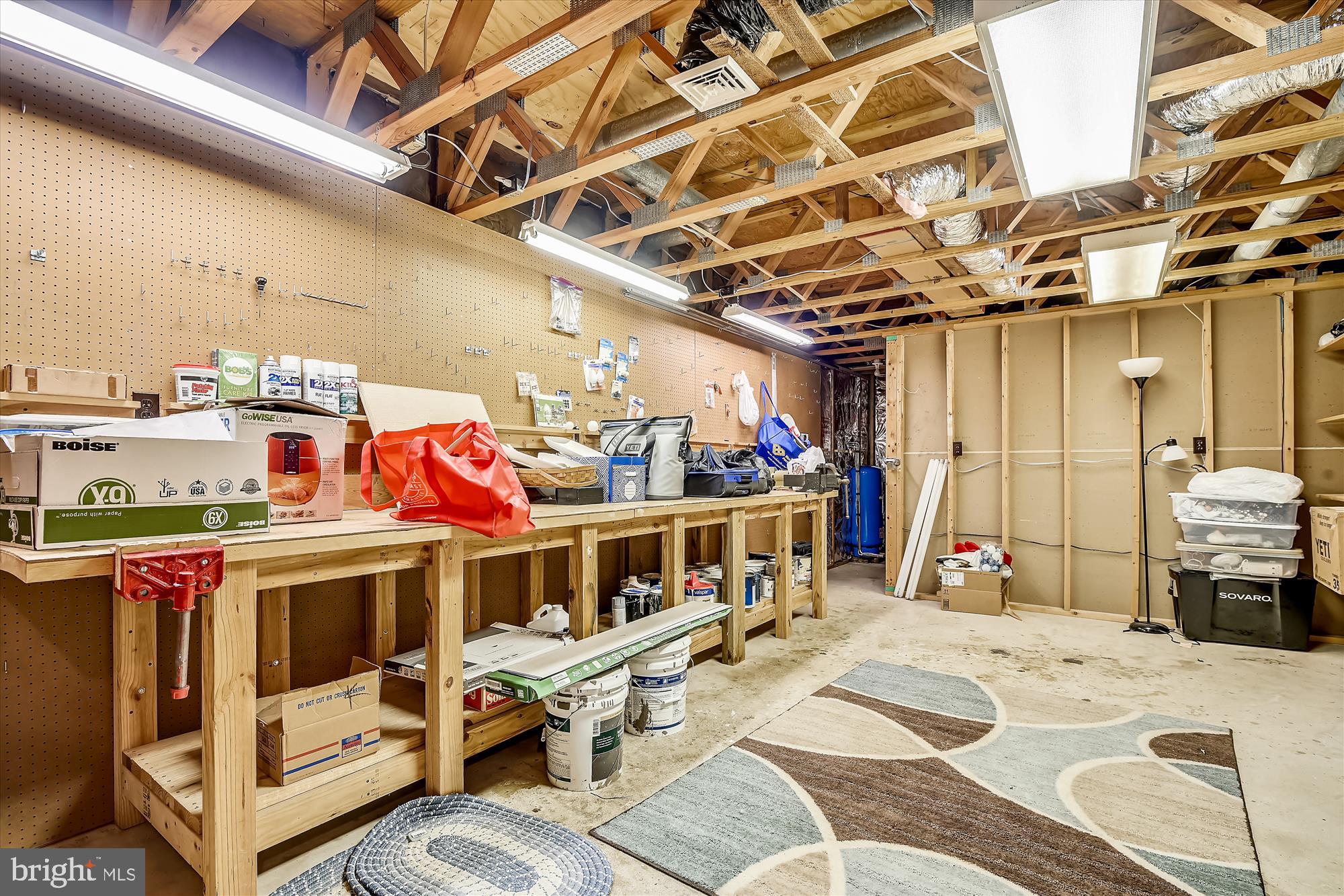 POPLAR WOODS - Residential