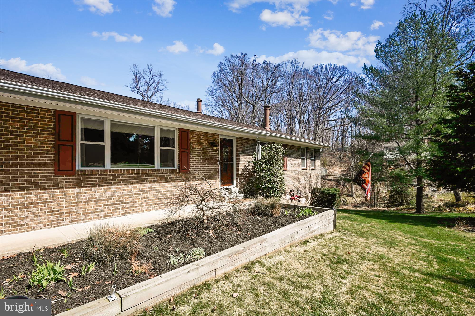 POPLAR WOODS - Residential