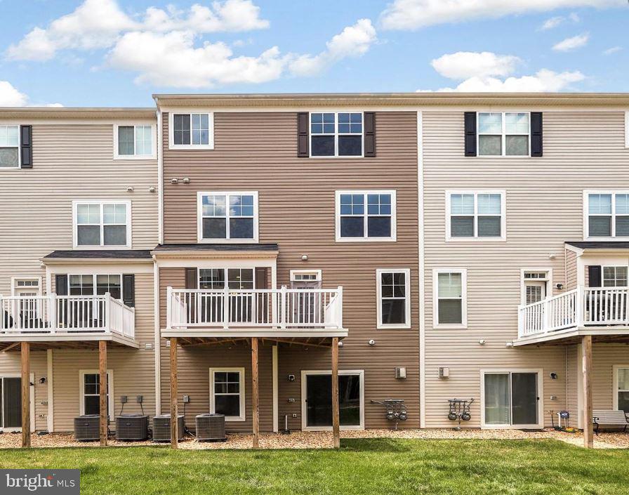 EAST GATE 3 CONDOMINIUM - Residential