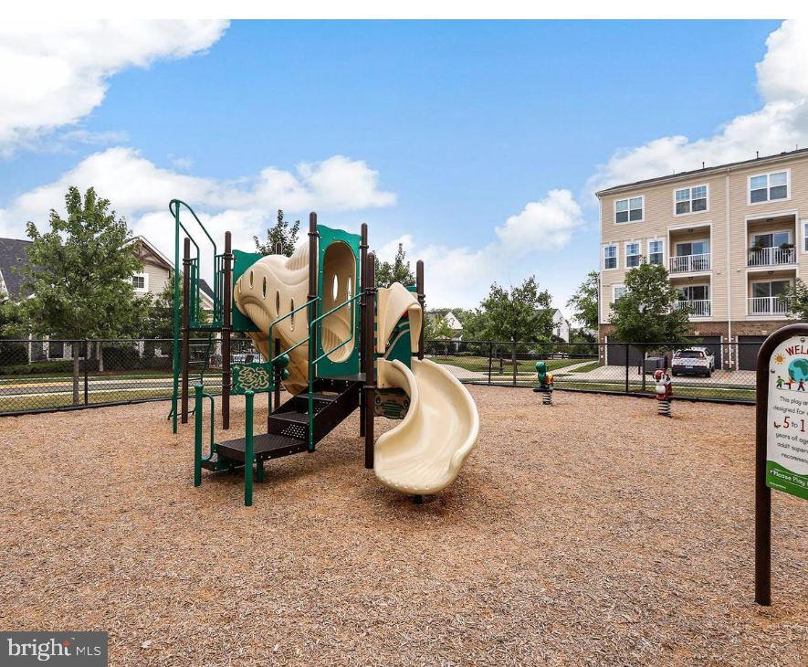 EAST GATE 3 CONDOMINIUM - Residential