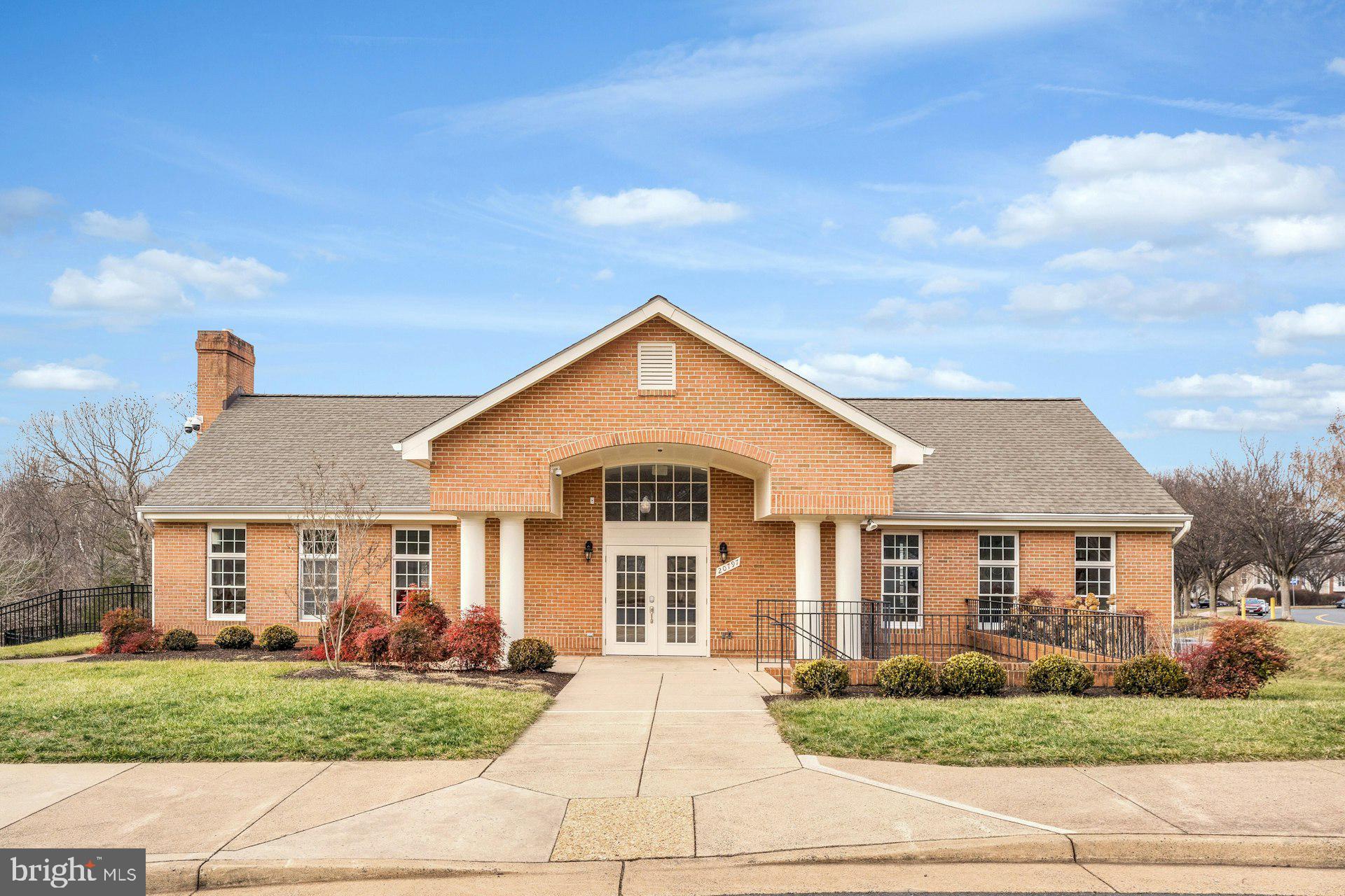 GREAT FALLS CHASE - Residential