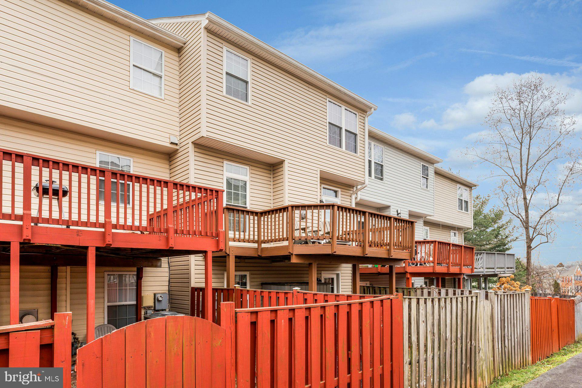 GREAT FALLS CHASE - Residential