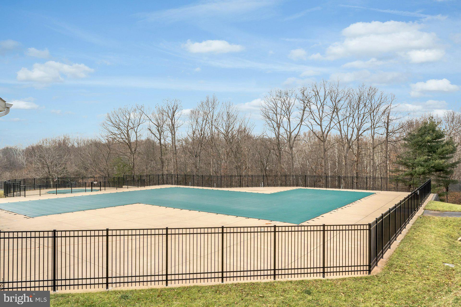 GREAT FALLS CHASE - Residential