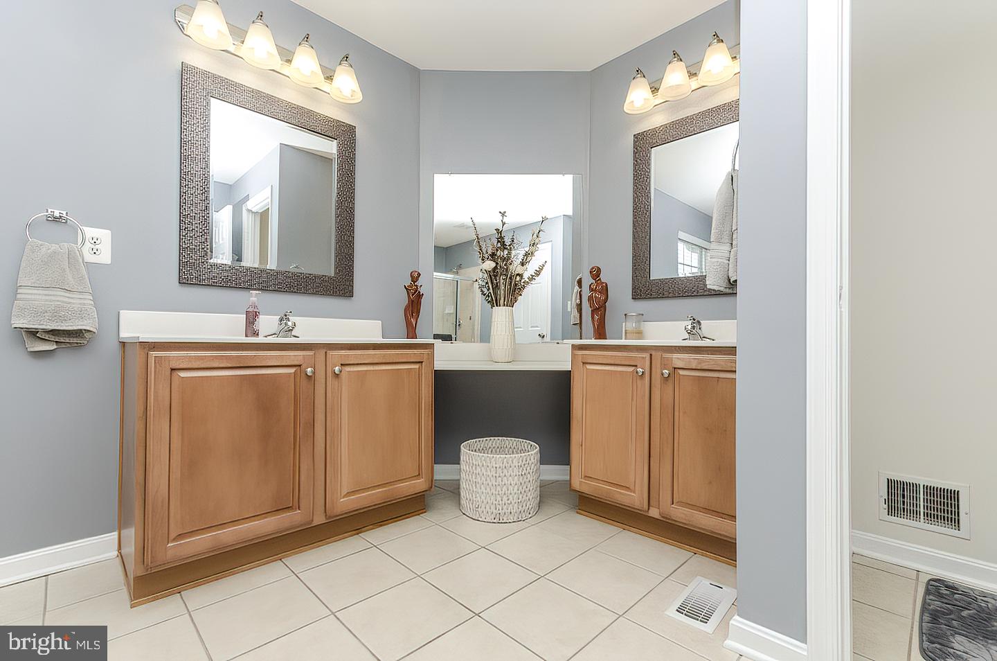 THE VILLAGE OF WASHINGTON TRAIL EAST - Residential