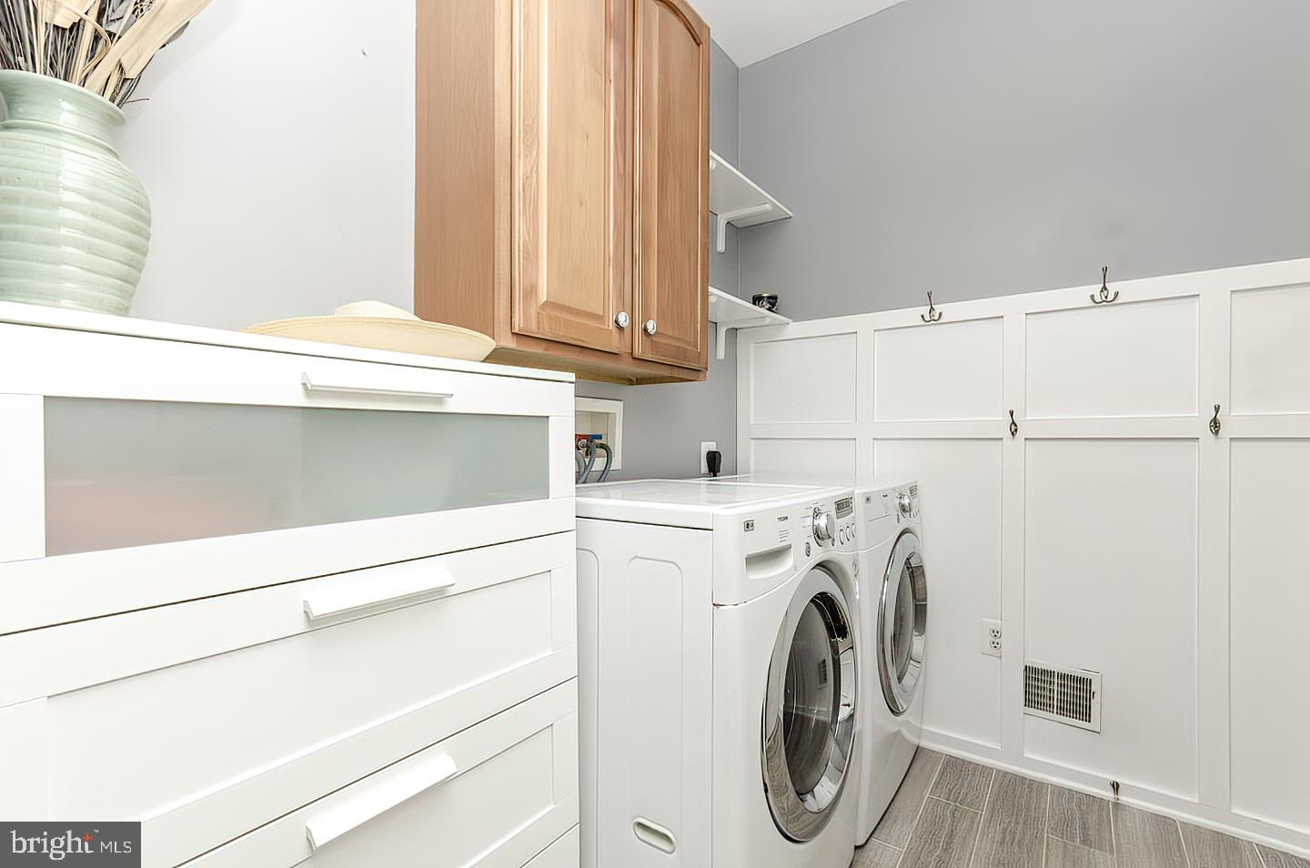 THE VILLAGE OF WASHINGTON TRAIL EAST - Residential