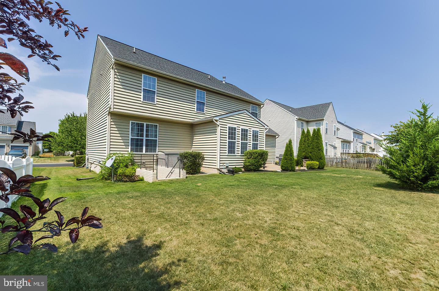 THE VILLAGE OF WASHINGTON TRAIL EAST - Residential