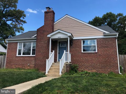 Photo of 4915 Strathmore Avenue, KENSINGTON, MD 20895 (MLS # MDMC2197722) Photo of 4915 Strathmore Avenue, KENSINGTON, MD 20895 (MLS # MDMC2197722)