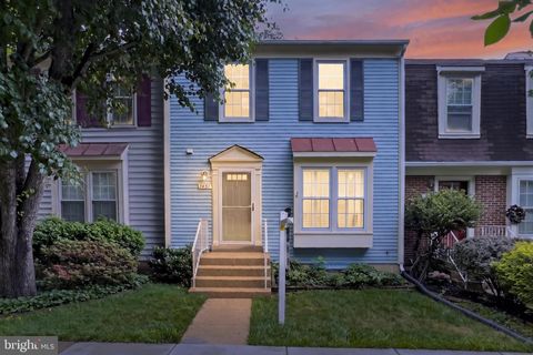 Photo of 7451 Hatherleigh Court, ALEXANDRIA, VA 22315 (MLS # VAFX2304562)