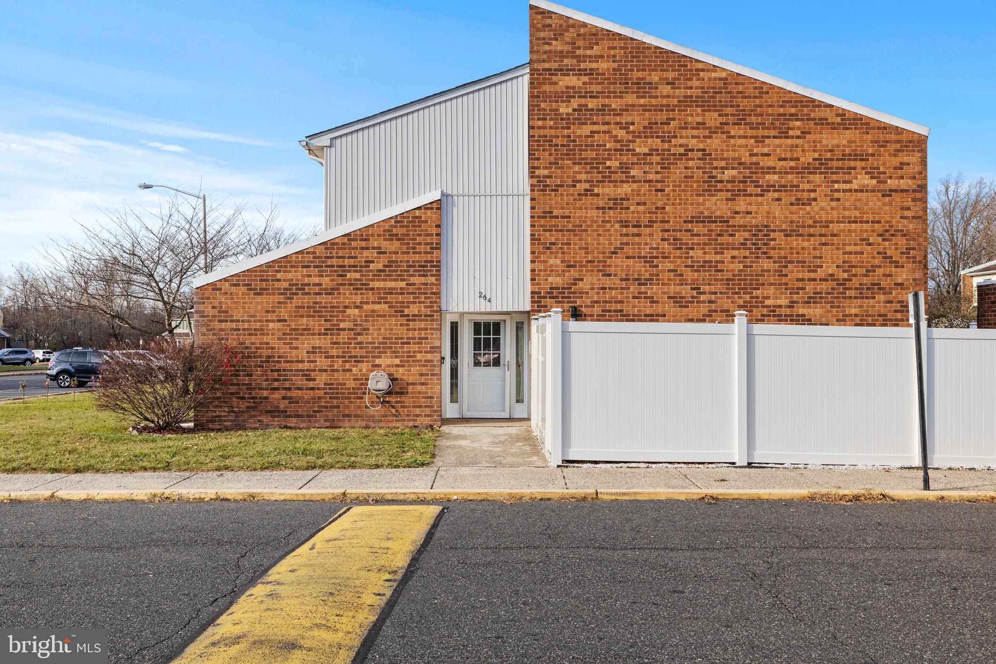 QUAKER GREEN - Residential