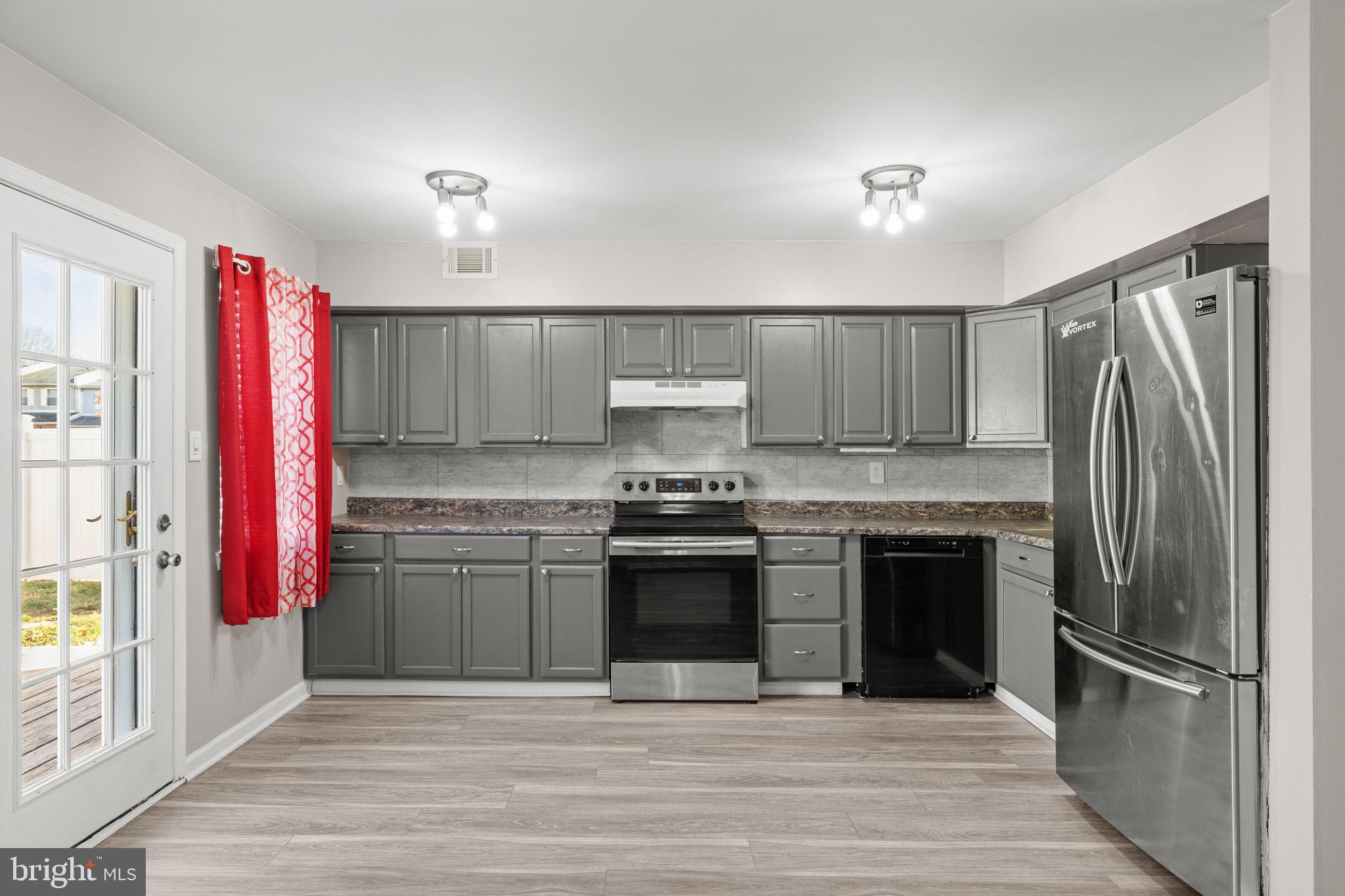 QUAKER GREEN - Residential