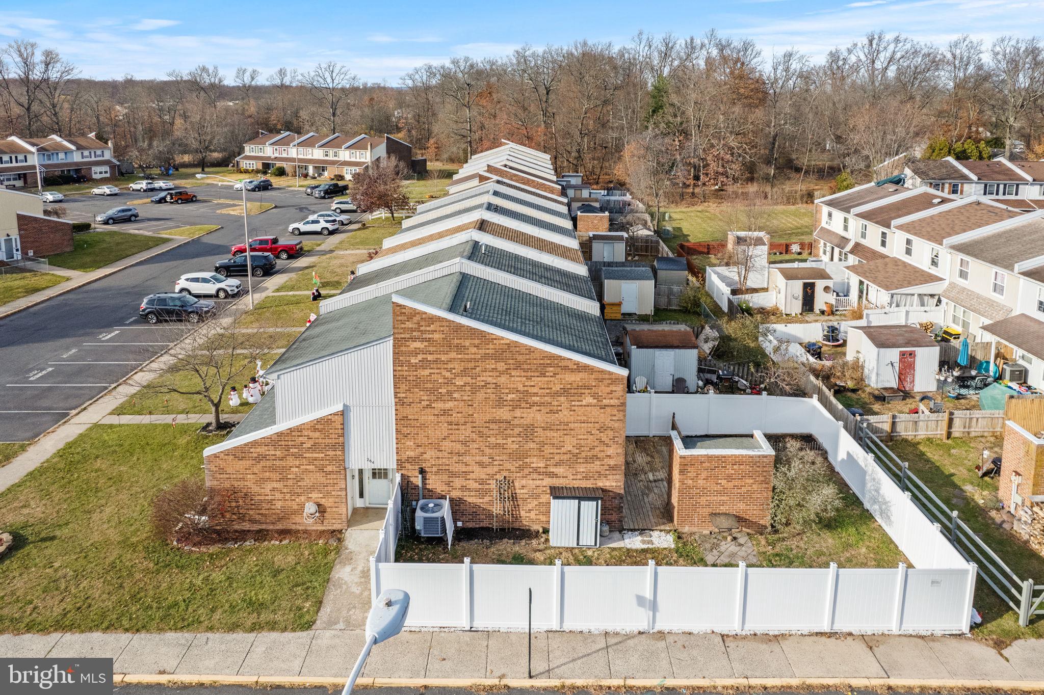 QUAKER GREEN - Residential