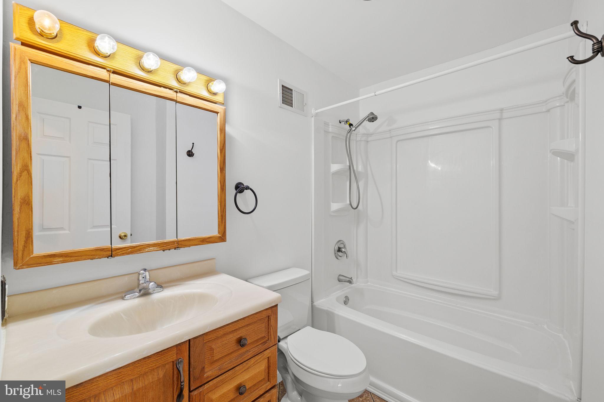 QUAKER GREEN - Residential