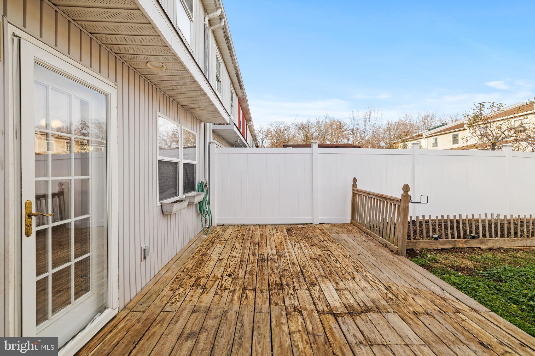 QUAKER GREEN - Residential