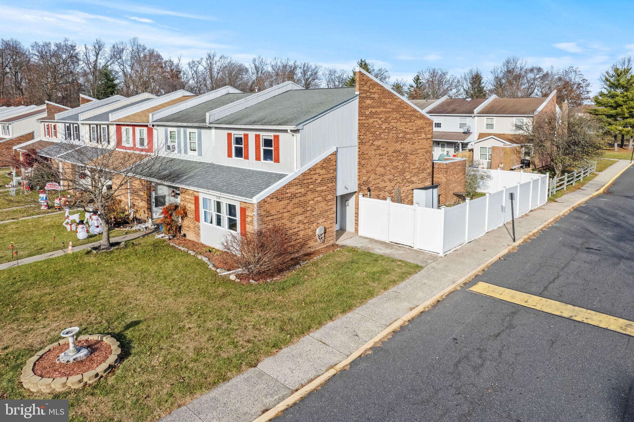 QUAKER GREEN - Residential