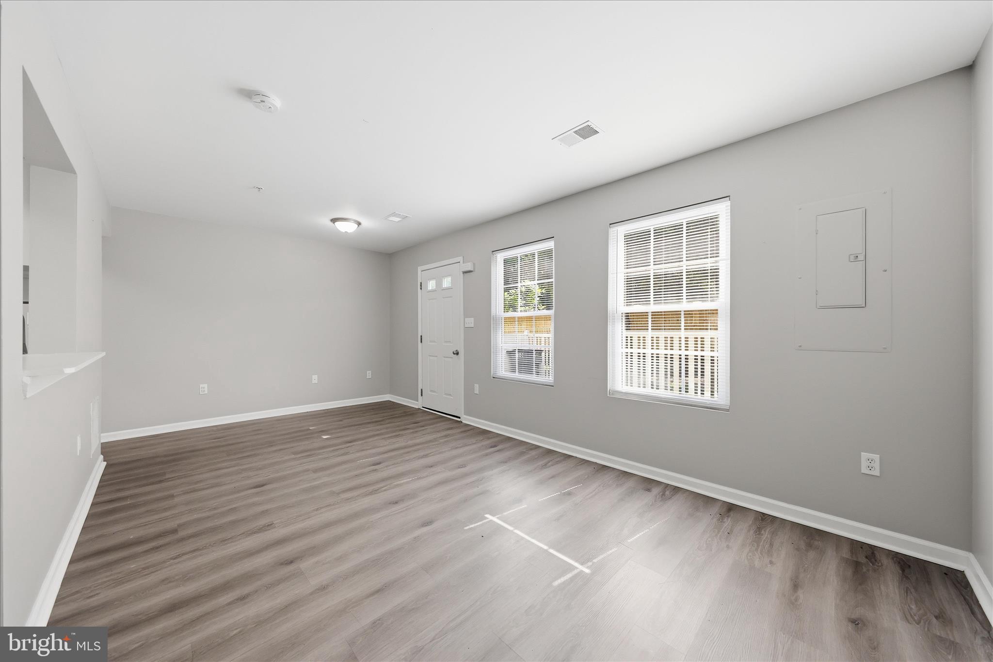 120 N ALTAMONT
