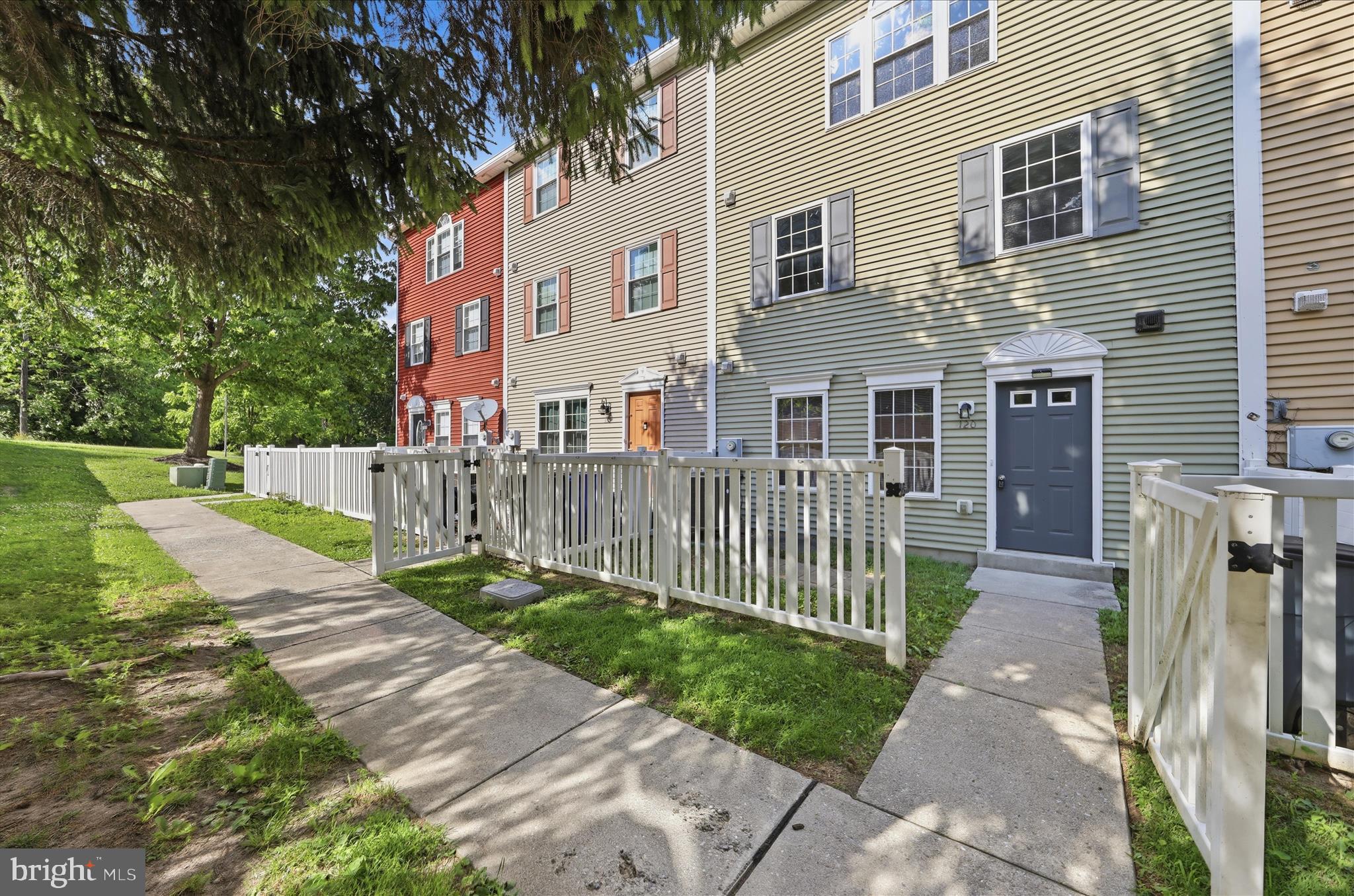 120 N ALTAMONT
