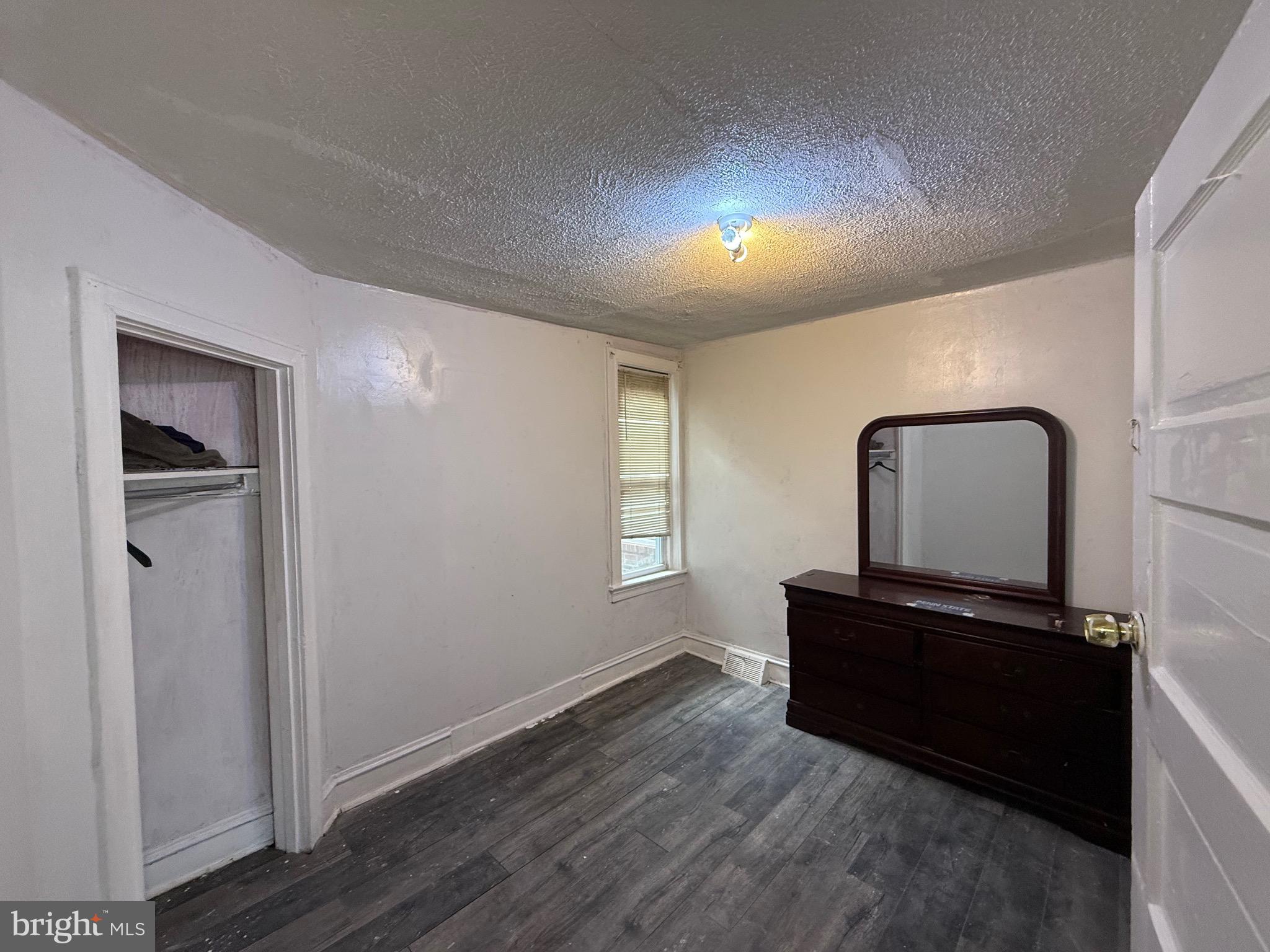 LOGAN - Residential Lease