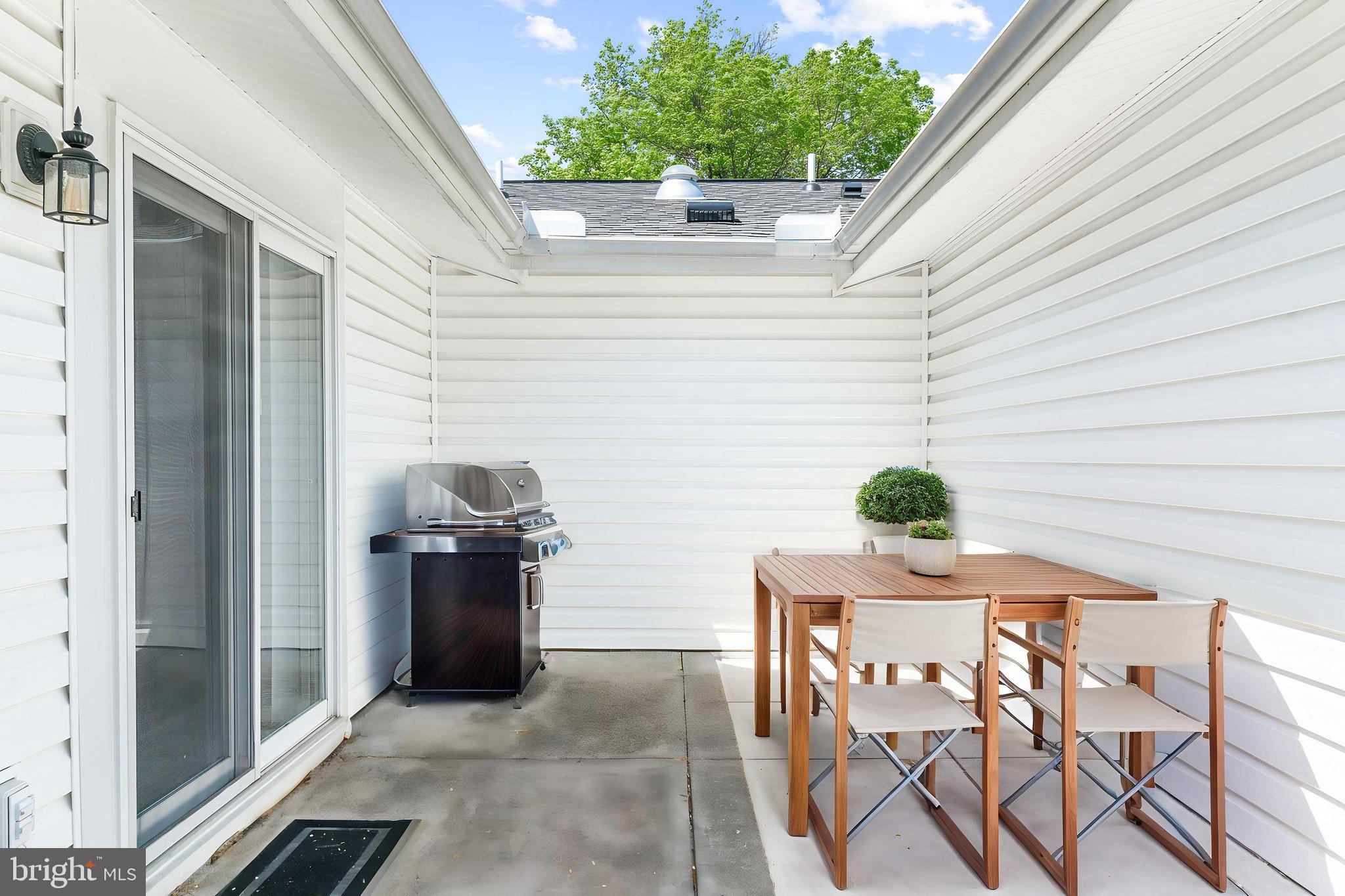 LEISURE WORLD - Residential