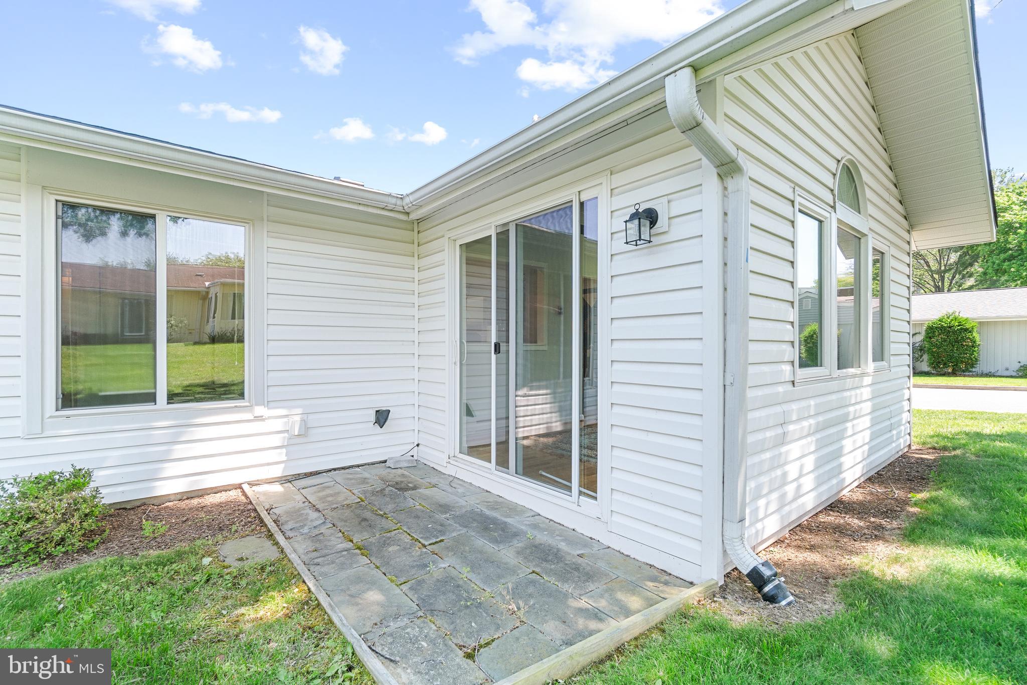 LEISURE WORLD - Residential