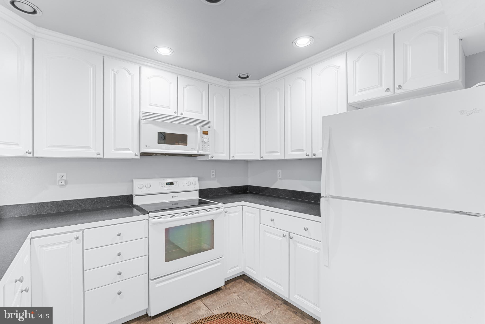 LEISURE WORLD - Residential