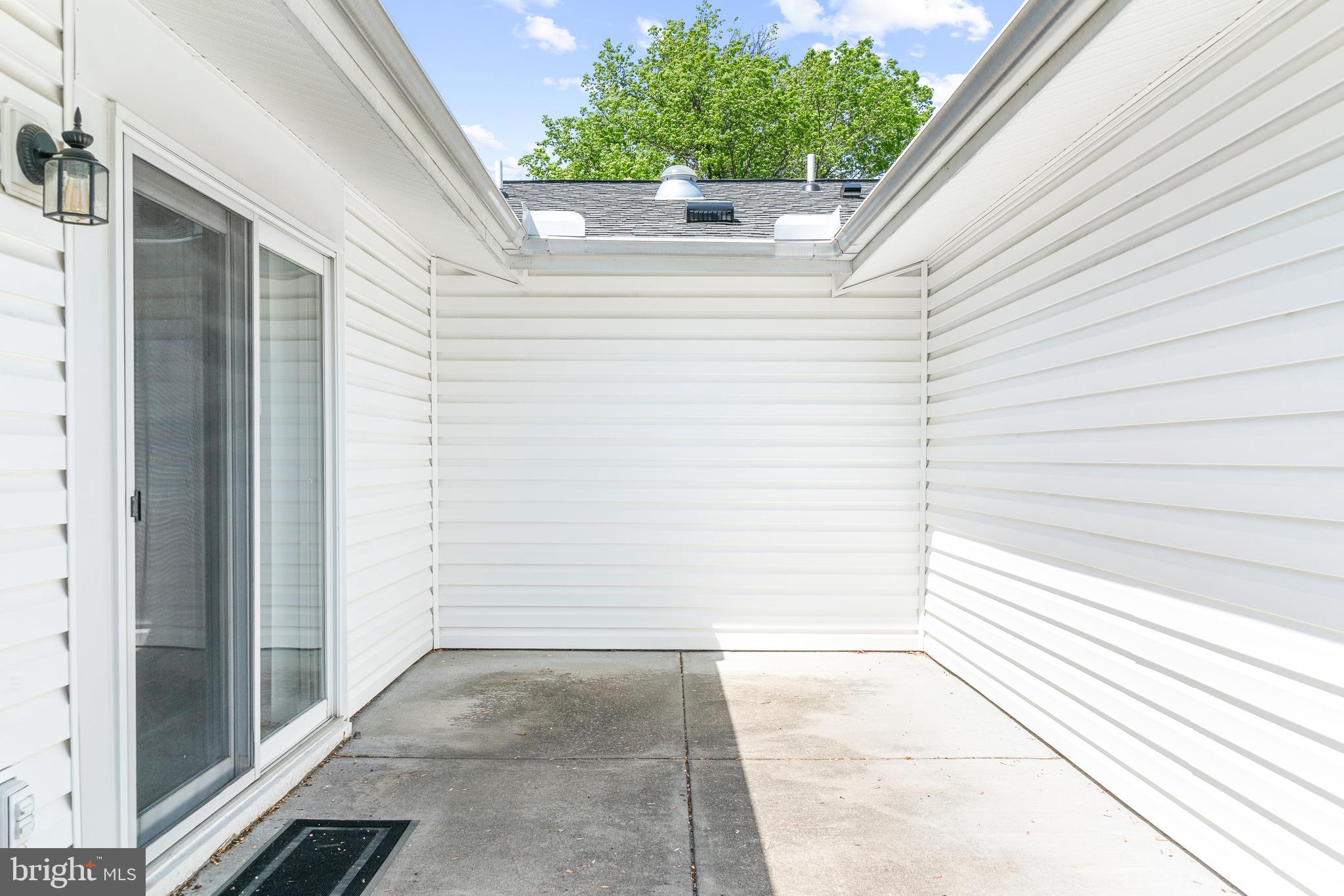 LEISURE WORLD - Residential