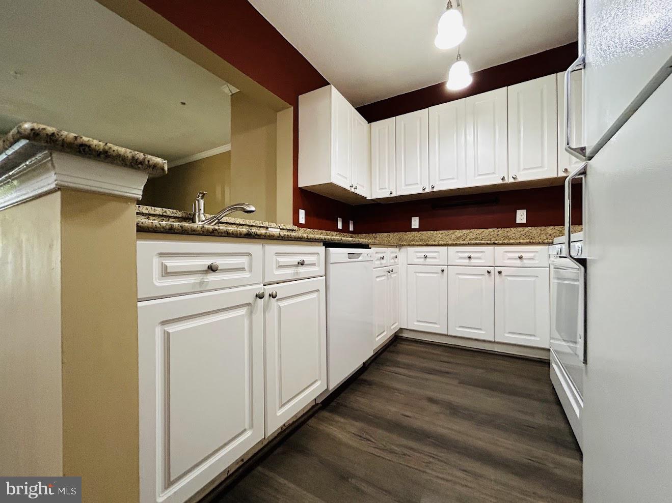 S.GLEN AT UNIVERSITY CTR - Residential Lease