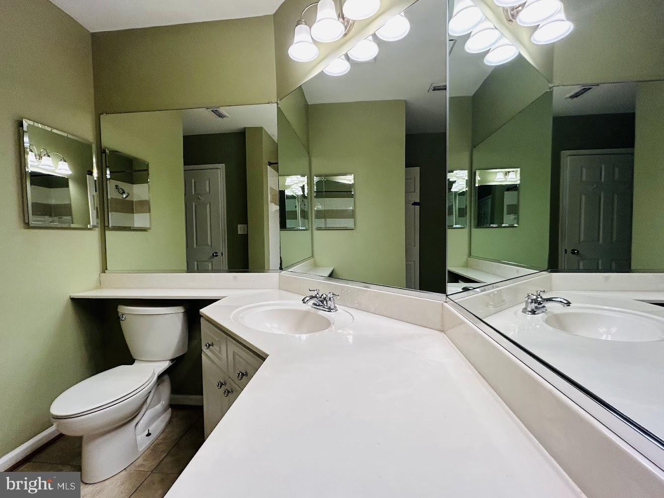 S.GLEN AT UNIVERSITY CTR - Residential Lease