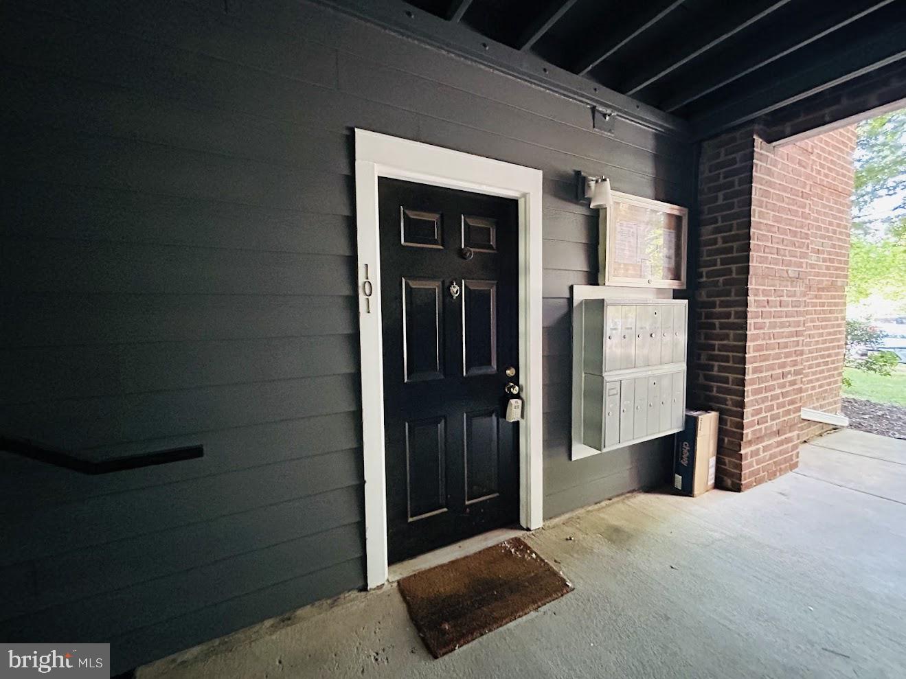 S.GLEN AT UNIVERSITY CTR - Residential Lease