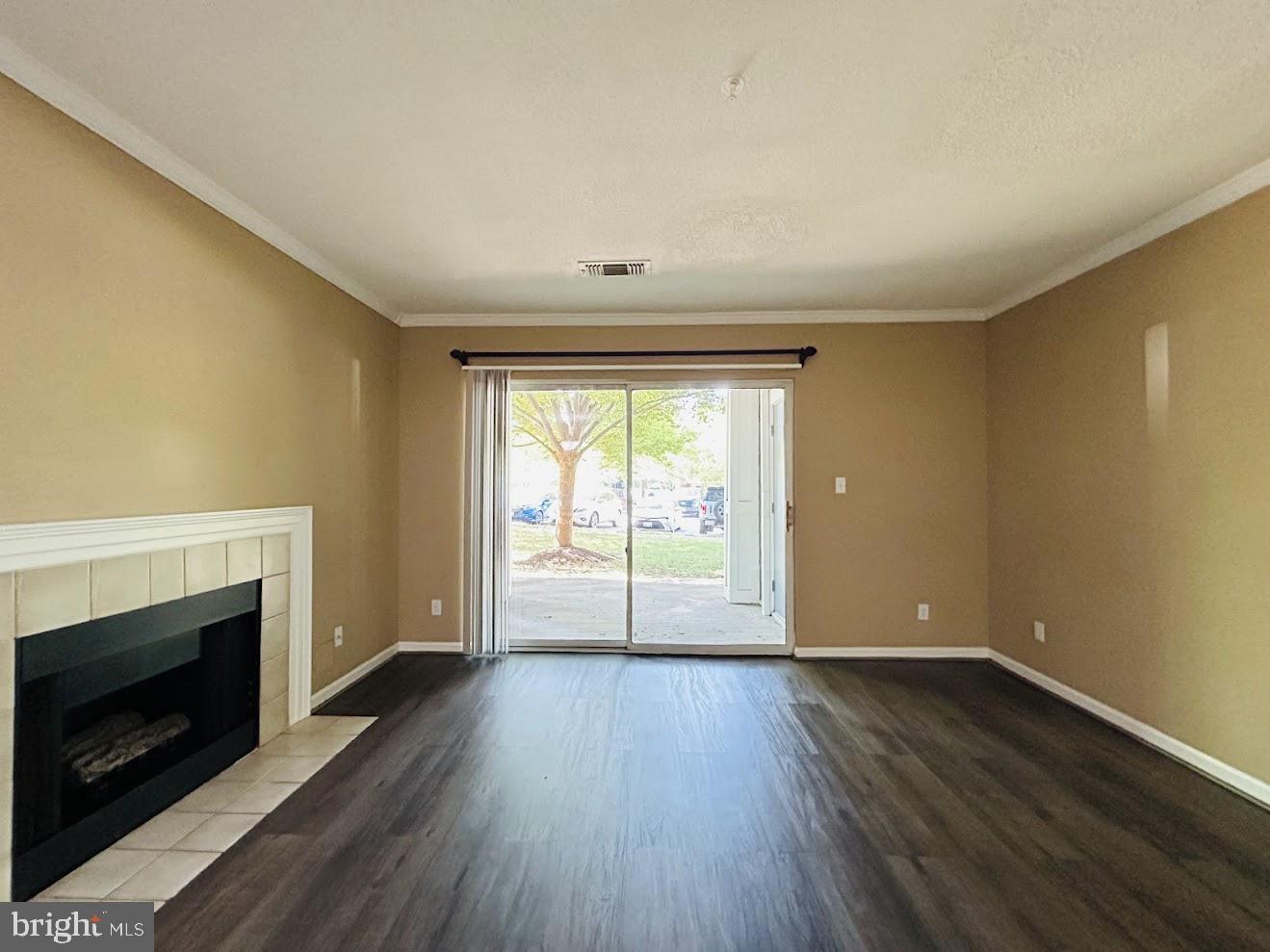 S.GLEN AT UNIVERSITY CTR - Residential Lease