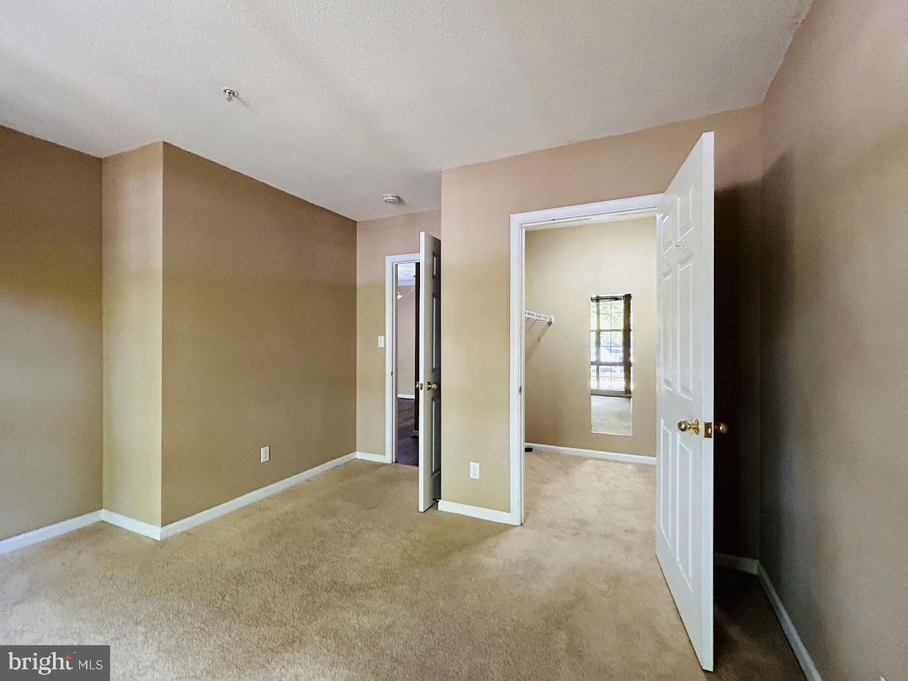 S.GLEN AT UNIVERSITY CTR - Residential Lease